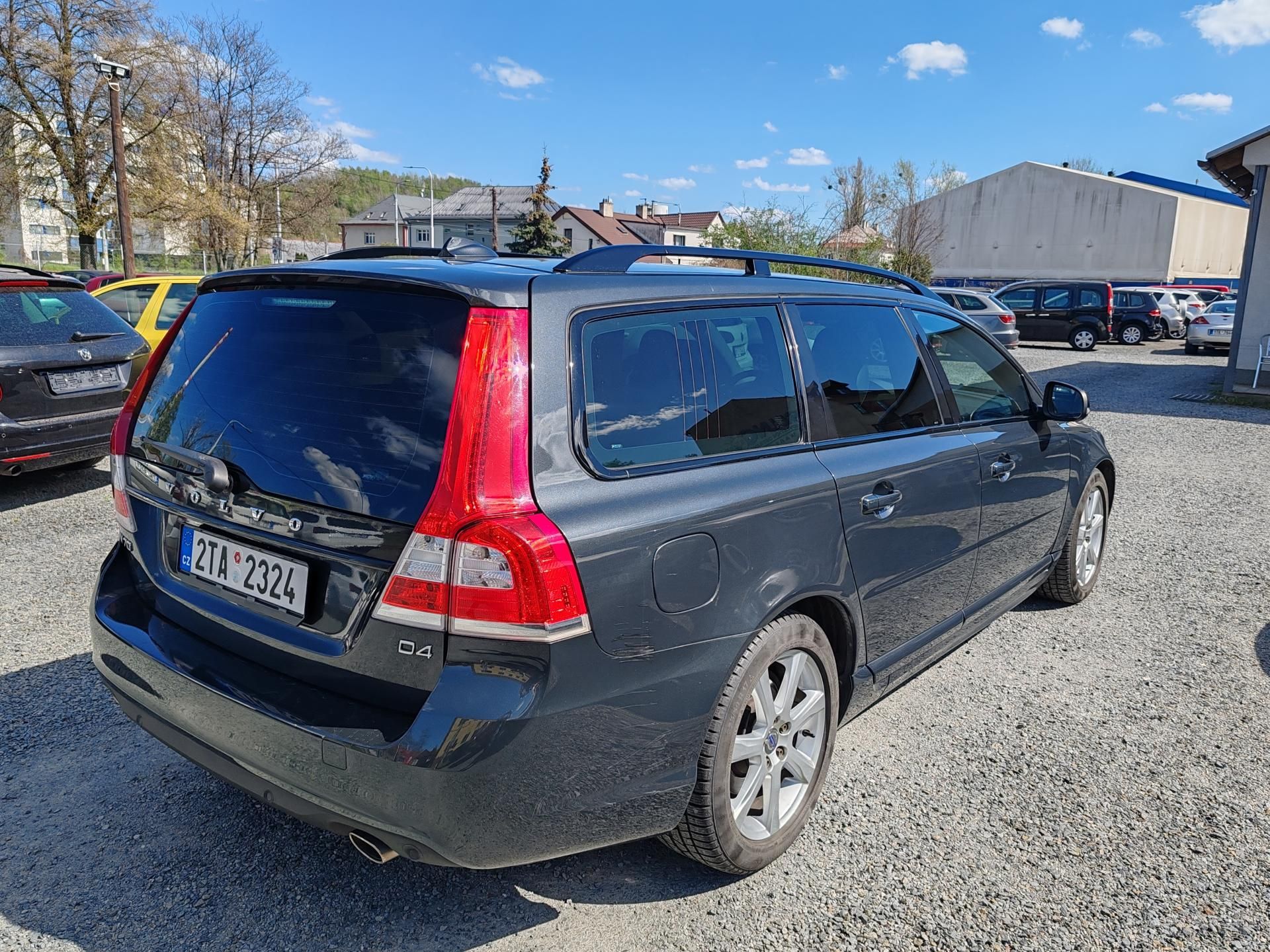 Volvo V70, 2.0 D4 Automat - fotka 5