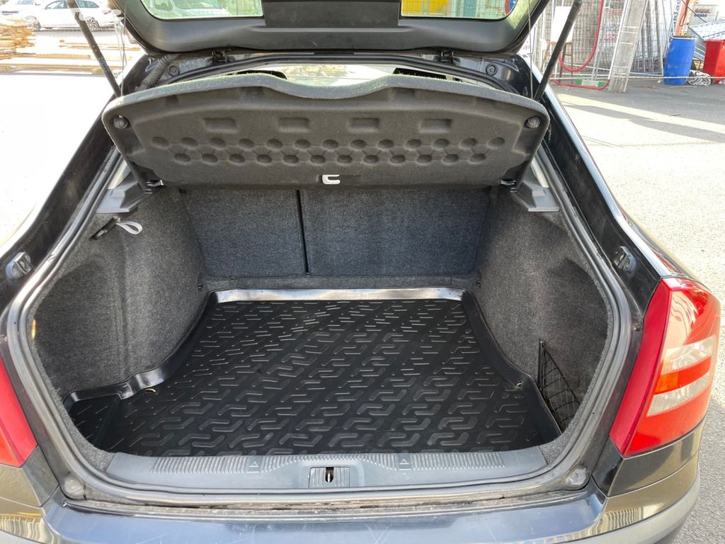 Škoda Octavia, 1,9 TDi 77kW, SERVISKA