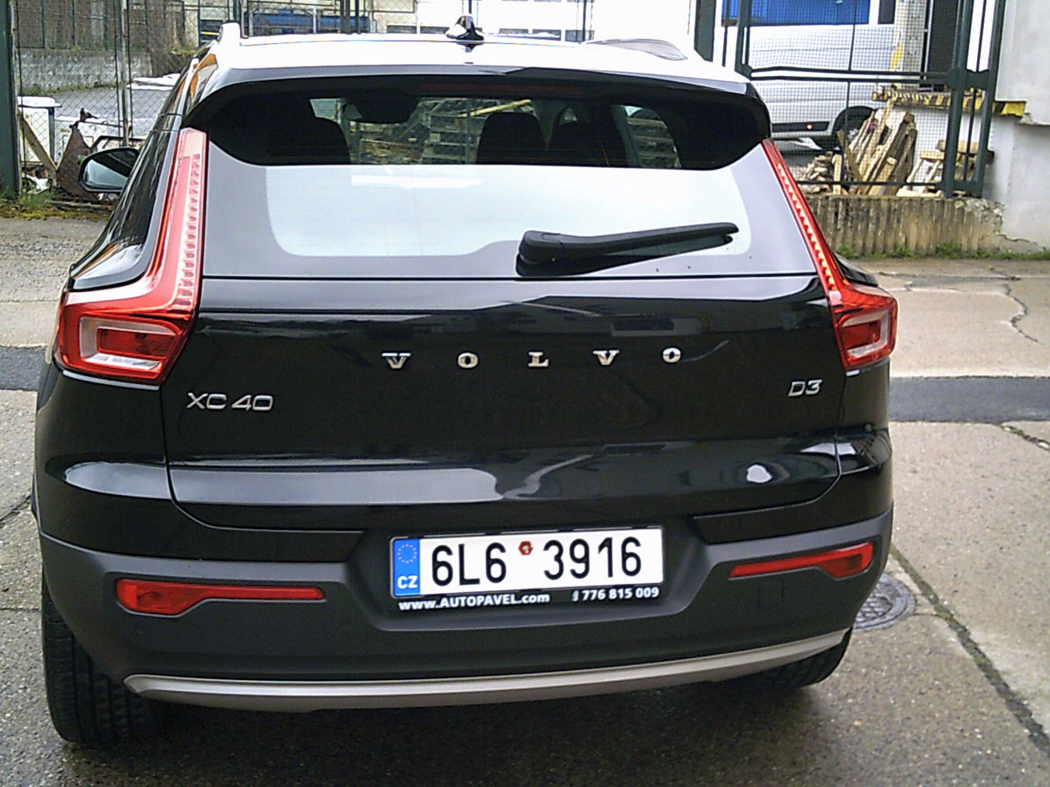 Volvo XC40, D3 ///MOMENTUM/// - fotka 3