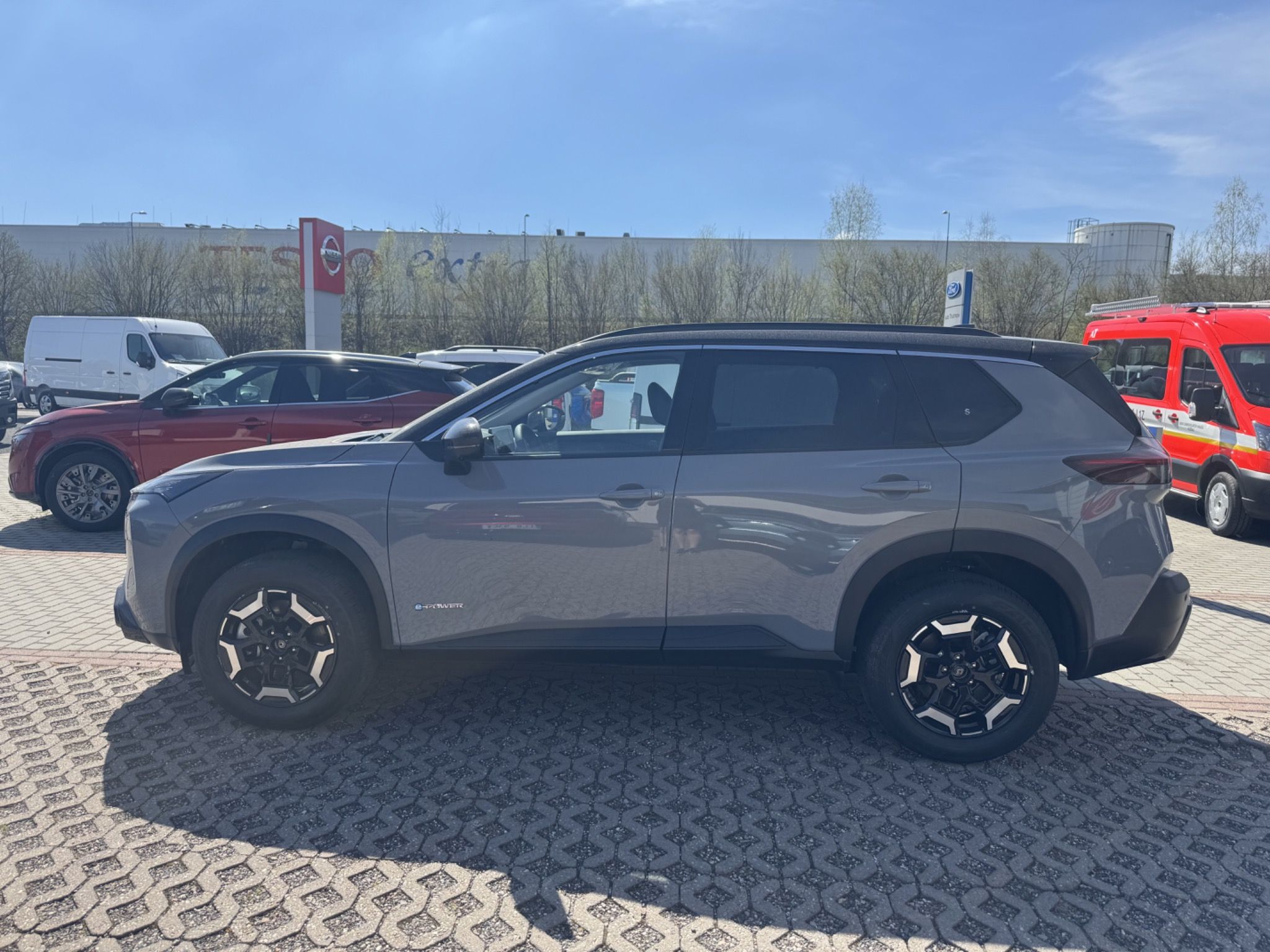 Nissan X-Trail, 1.5 e-POWER e-4ORCE N-Trek AWD - fotka 2