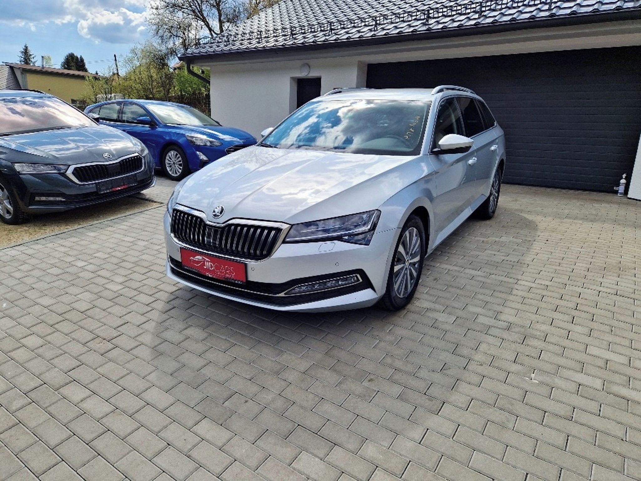 Škoda Superb, 2.0 TDi Style, 139 tis. km - fotka 2