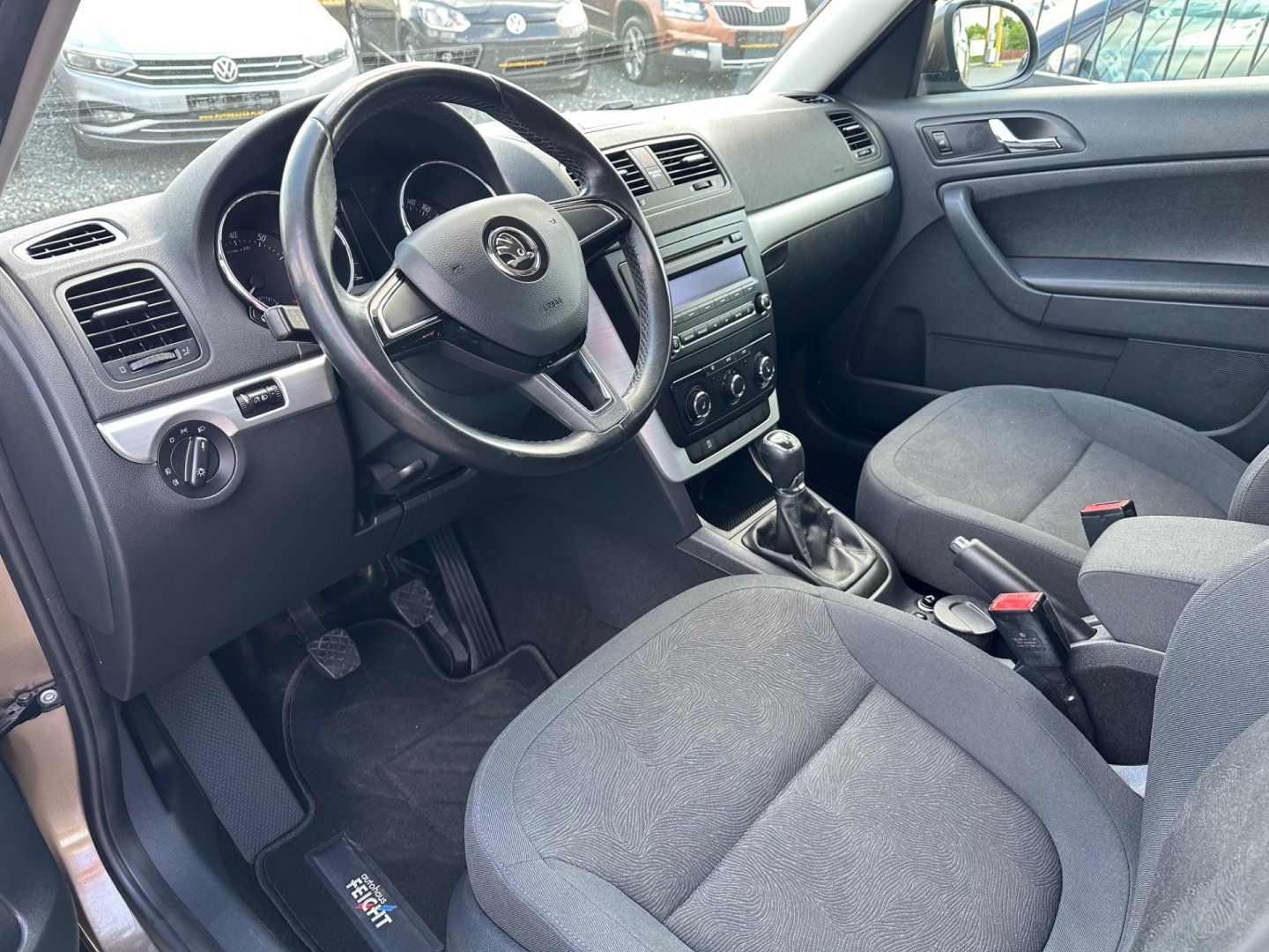 Škoda Yeti, 1.2TSi PANORAMA,VÝHŘEV SED. - fotka 5