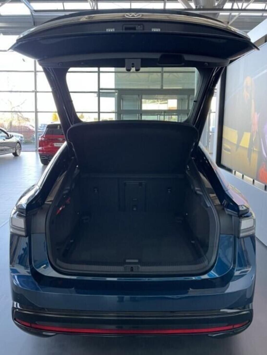 Volkswagen ID.7, Pro 210 kW, kap. bat. 77 kWh, - fotka 5