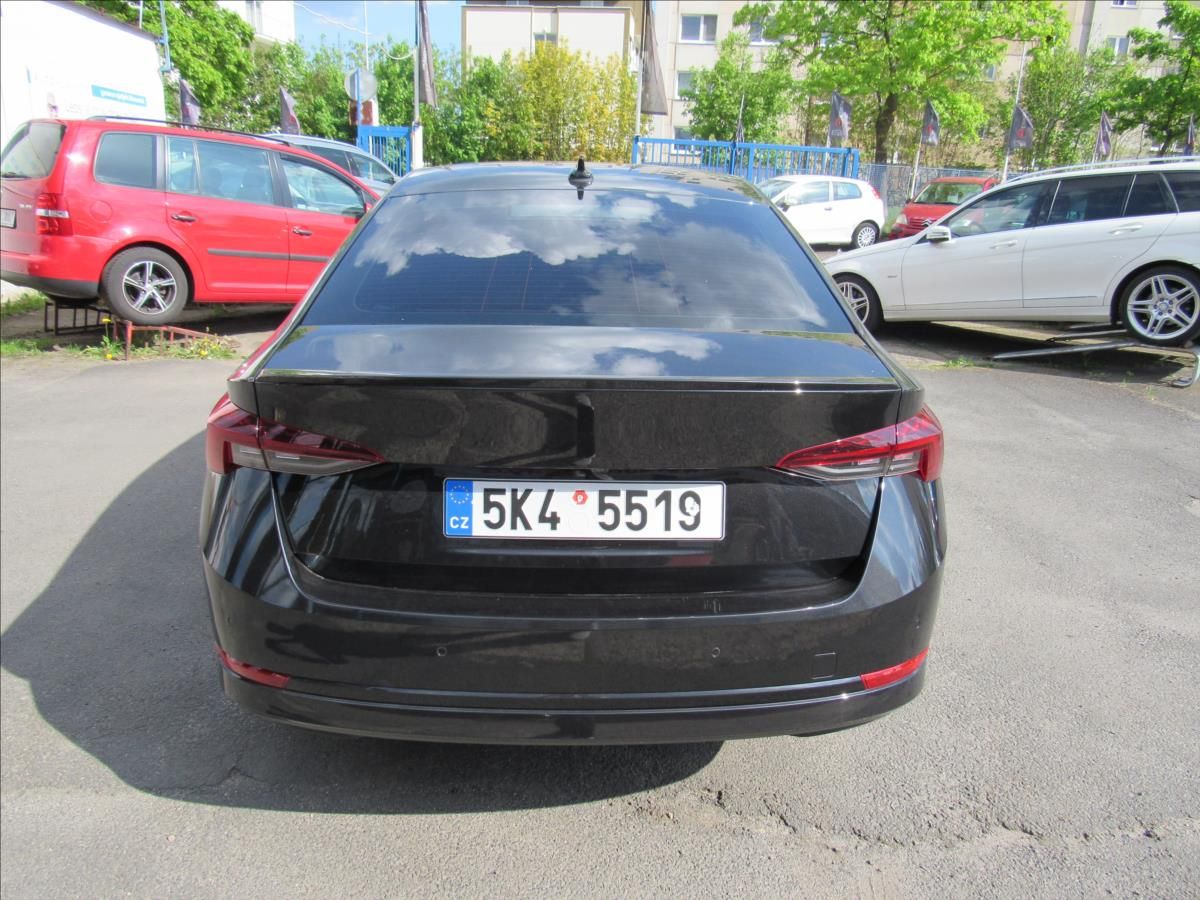 Škoda Octavia, 2,0 TDI IV DSG 110kW Style Sed - fotka 5