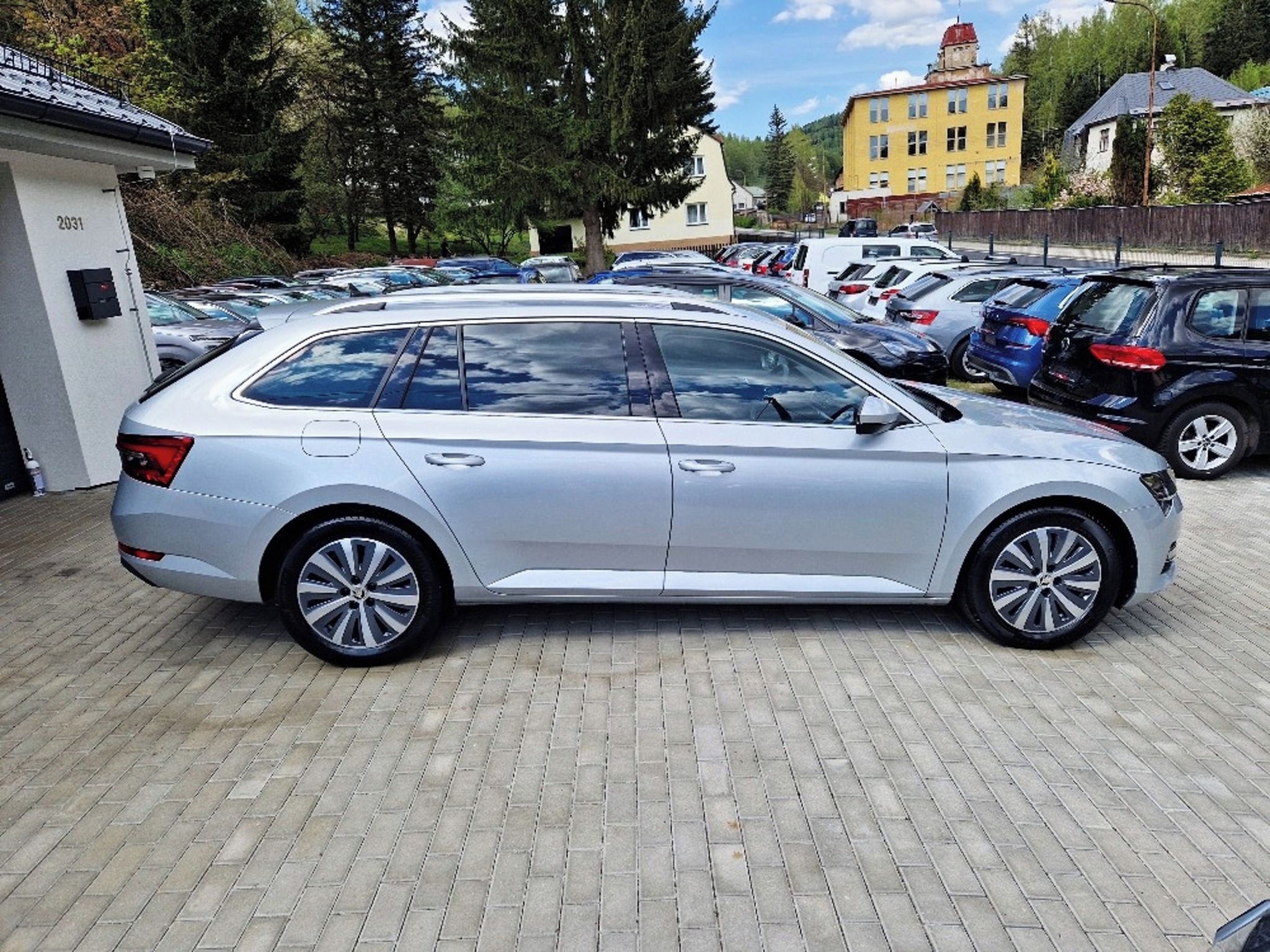 Škoda Superb, 2.0 TDi Style, 139 tis. km - fotka 6