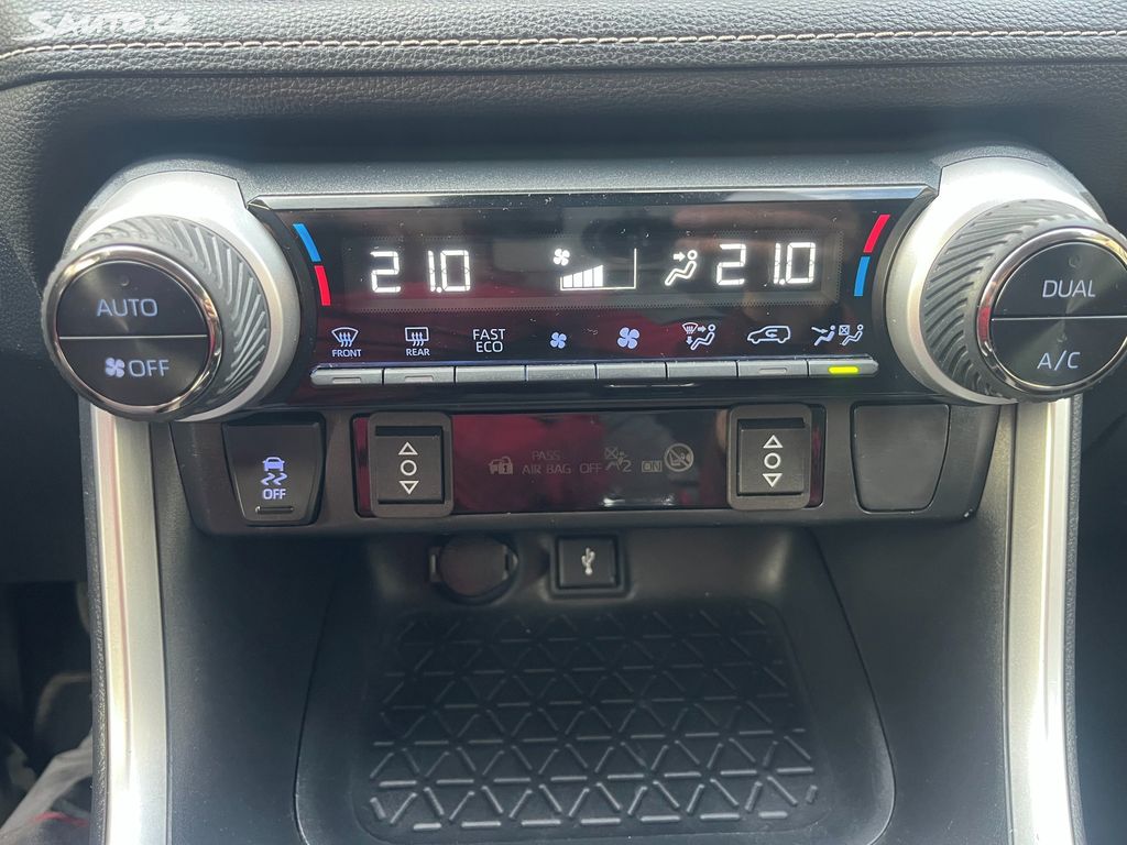Toyota Rav4, fotka 13