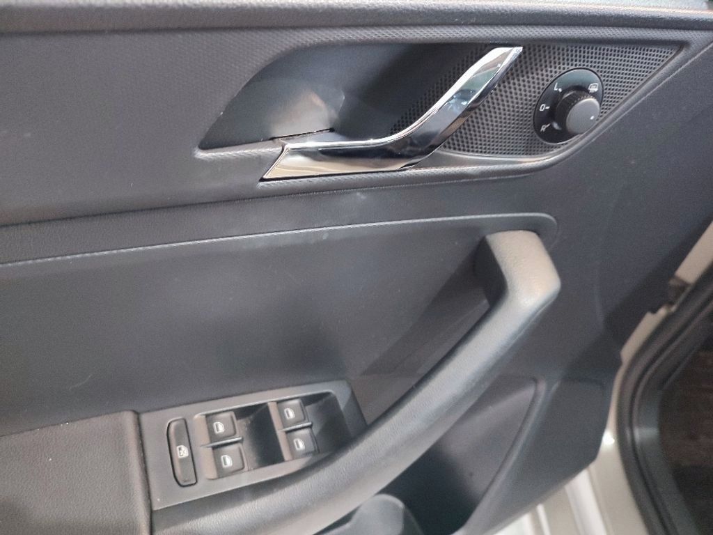 Škoda Rapid, 1.4 TSI 90kW SBK ELEGANCE DSG - fotka 6