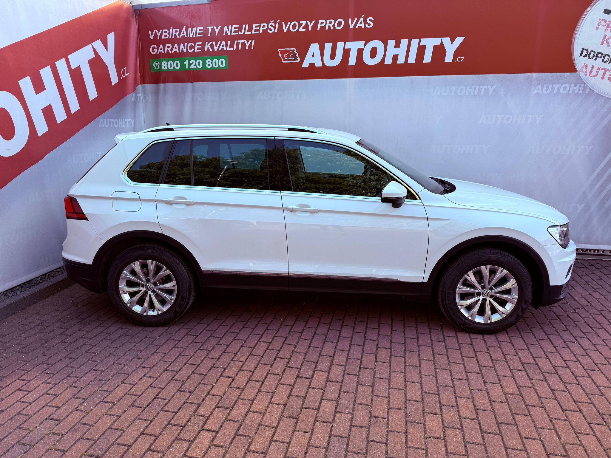 Volkswagen Tiguan, 2.0 TDi DSG 4M, ČR, Serviska - fotka 6