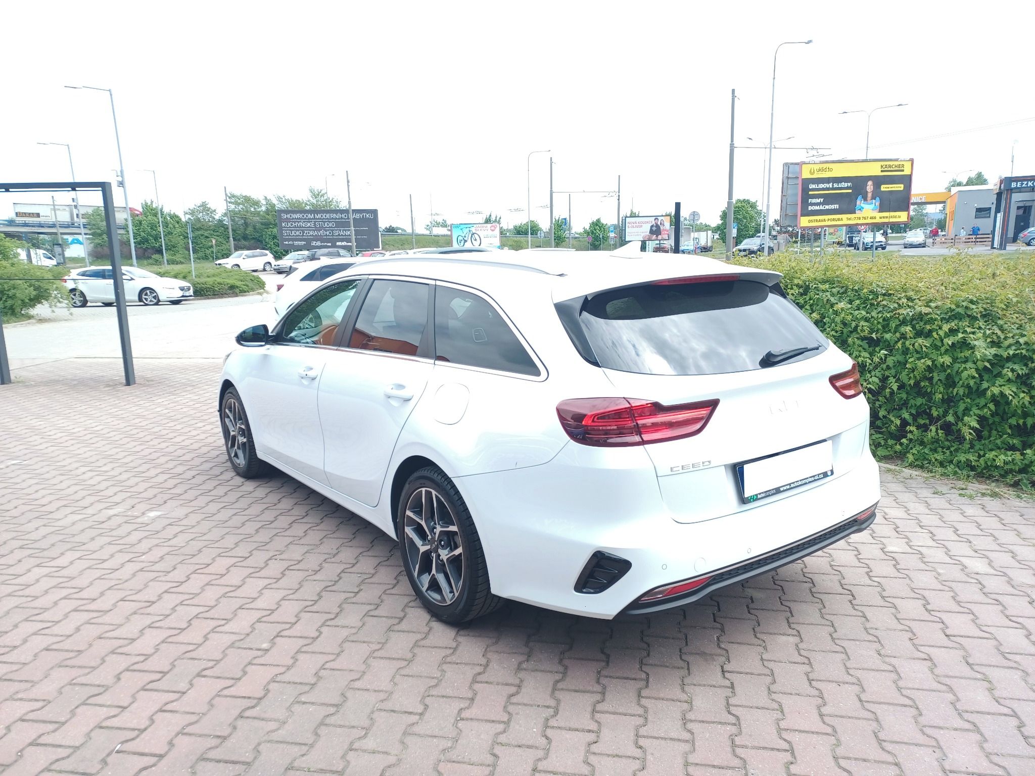 Kia Cee´d SW, 1.5 T-GDi 118 kW TOP záruka - fotka 3