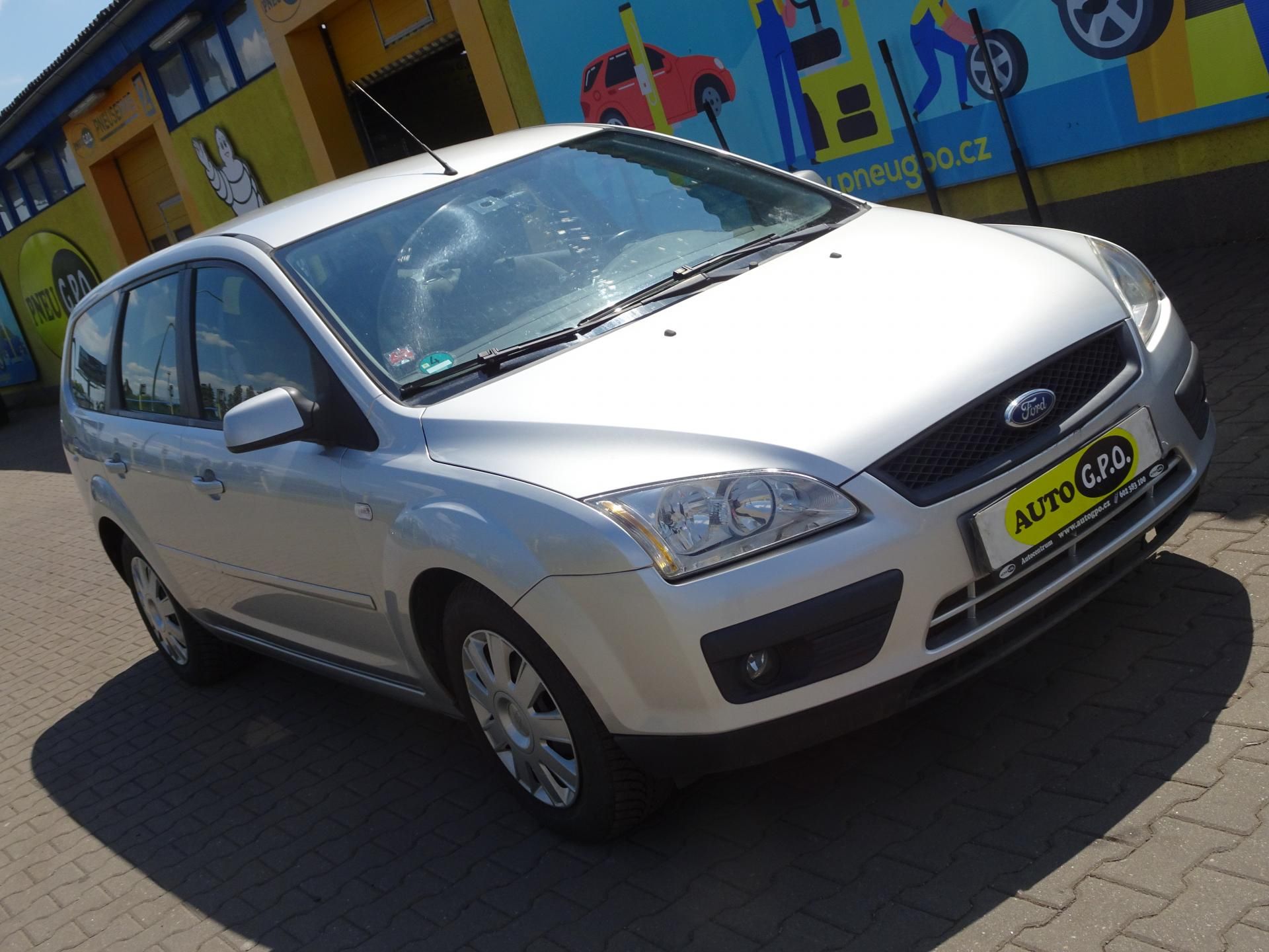 Ford Focus, 1.6i 16V Combi - fotka 2