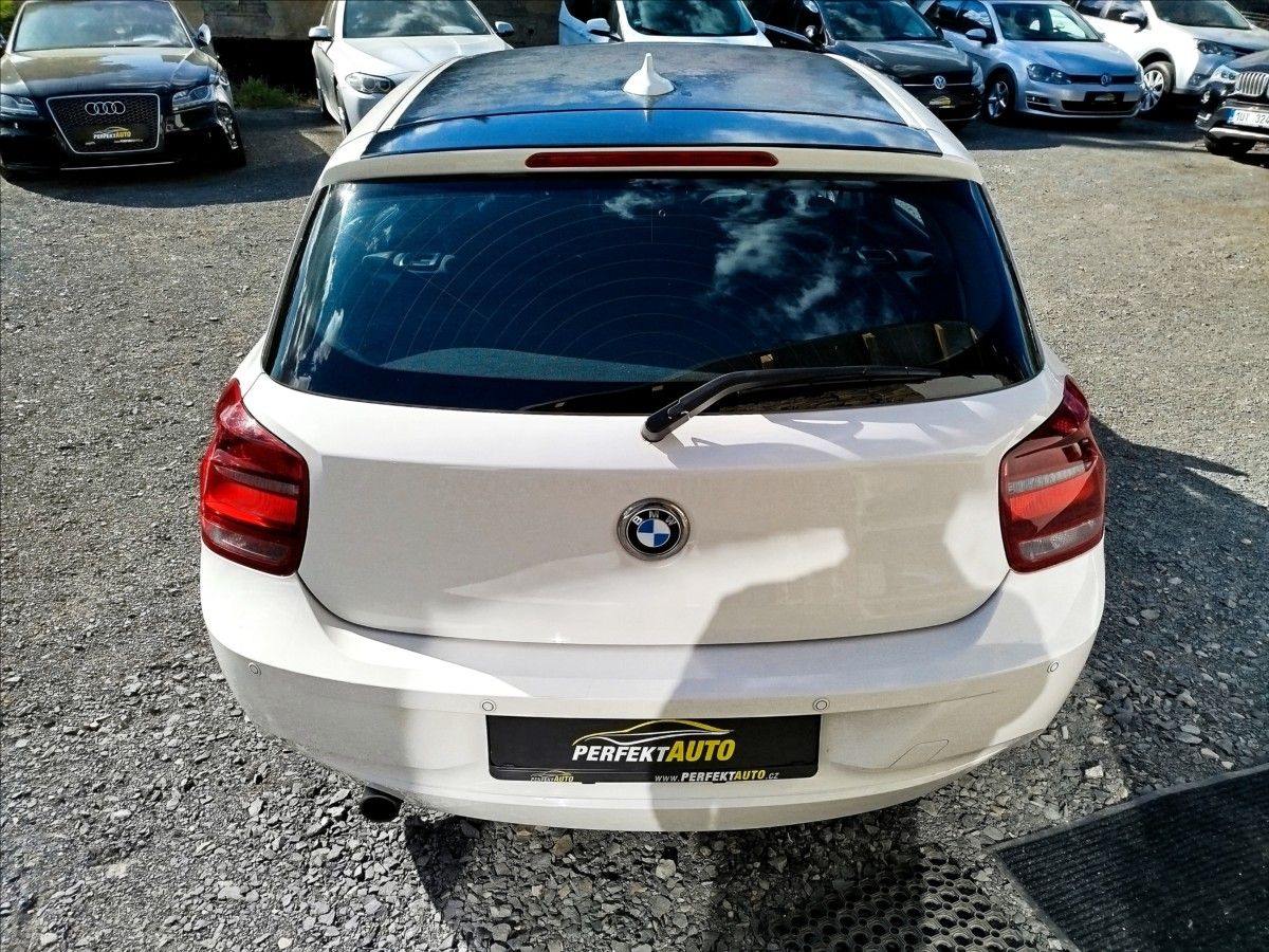BMW Řada 1, 2,0 D, NAVIGACE, Alu - fotka 4