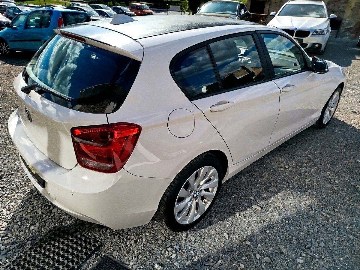 BMW Řada 1, 2,0 D, NAVIGACE, Alu - fotka 5