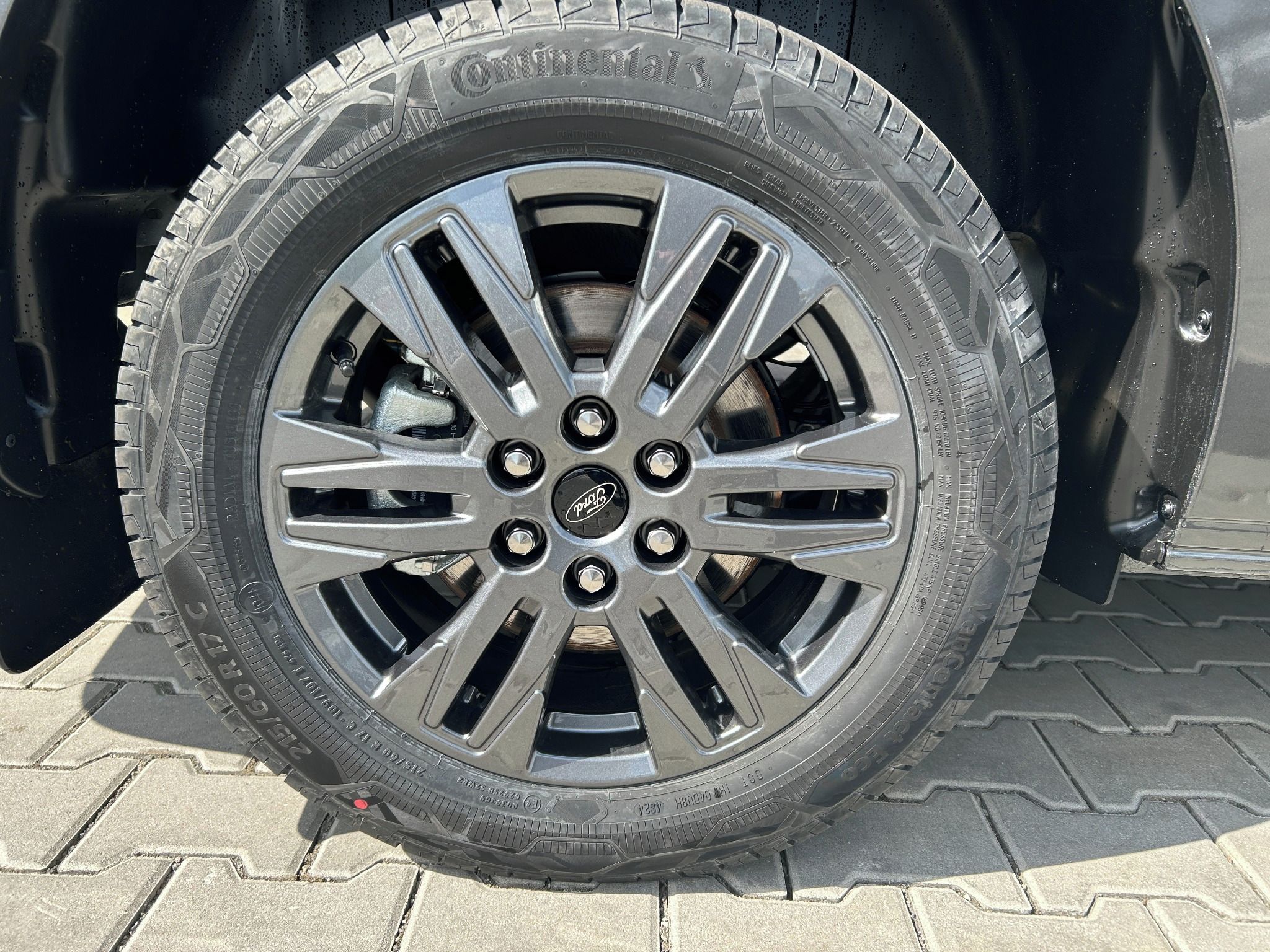 Ford Tourneo Custom, Titanium L2 2.0 EcoBlue 110 kW - fotka 4