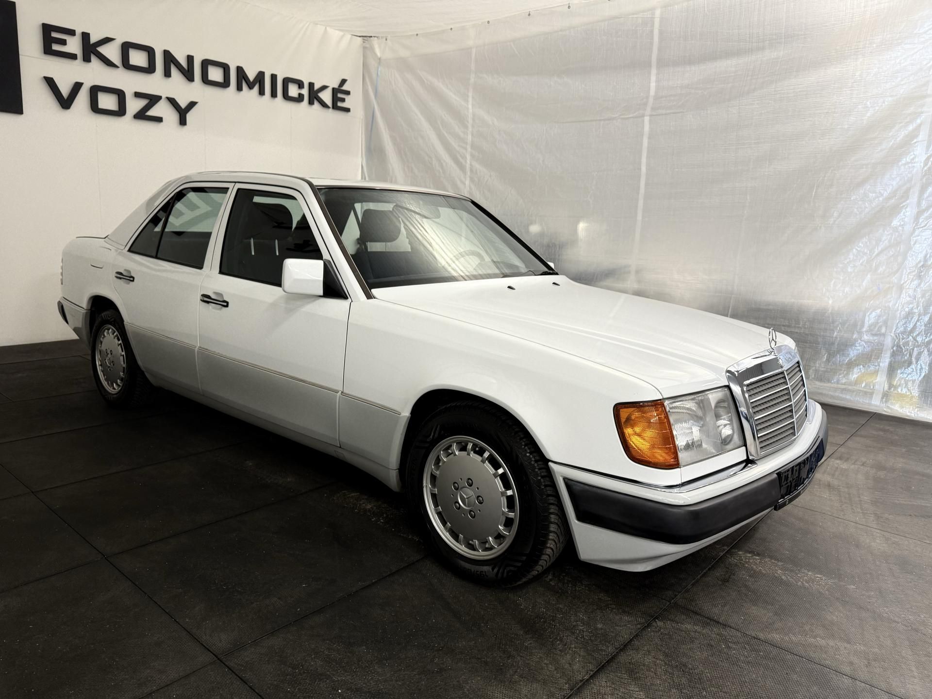 Mercedes-Benz Třídy E, 2.3 , AT ,SERVIS DOLOŽEN! - fotka 2