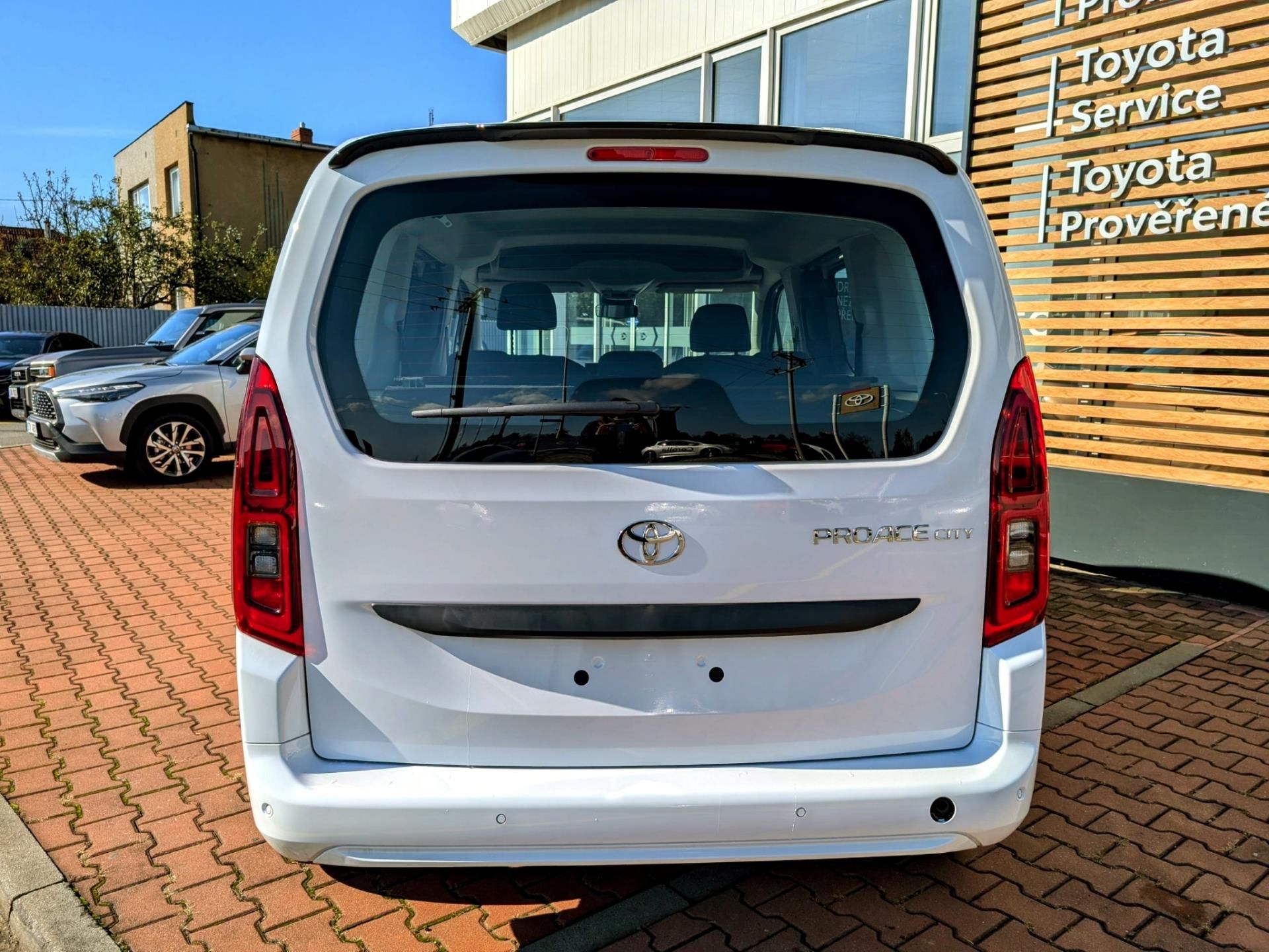 Toyota Proace City Verso, 1,5 DIESEL 100k 4x2 6MT BUSINE - fotka 4