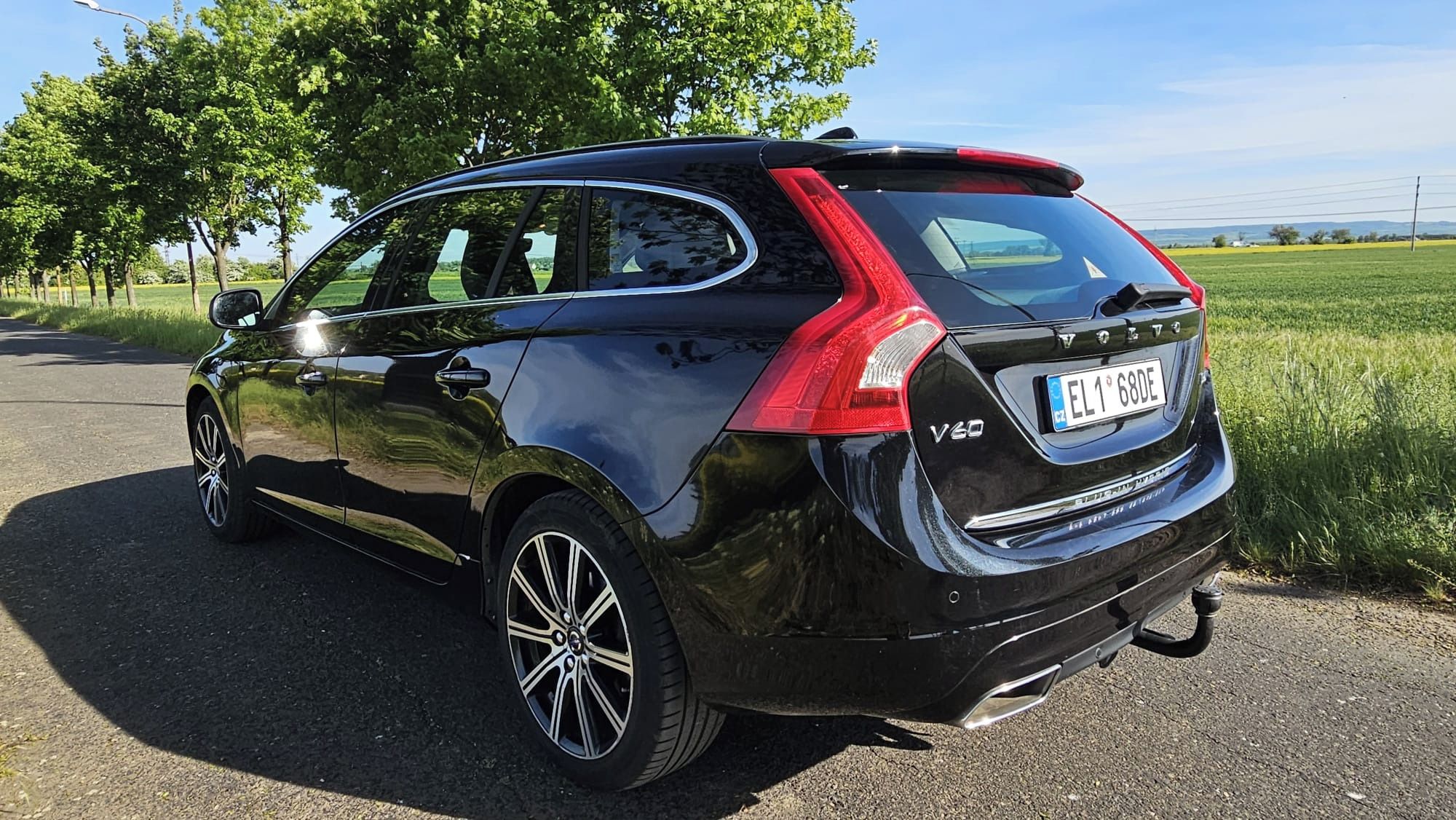 Volvo V60, 2.4 D6 AWD 162 kW HYBRID - fotka 3