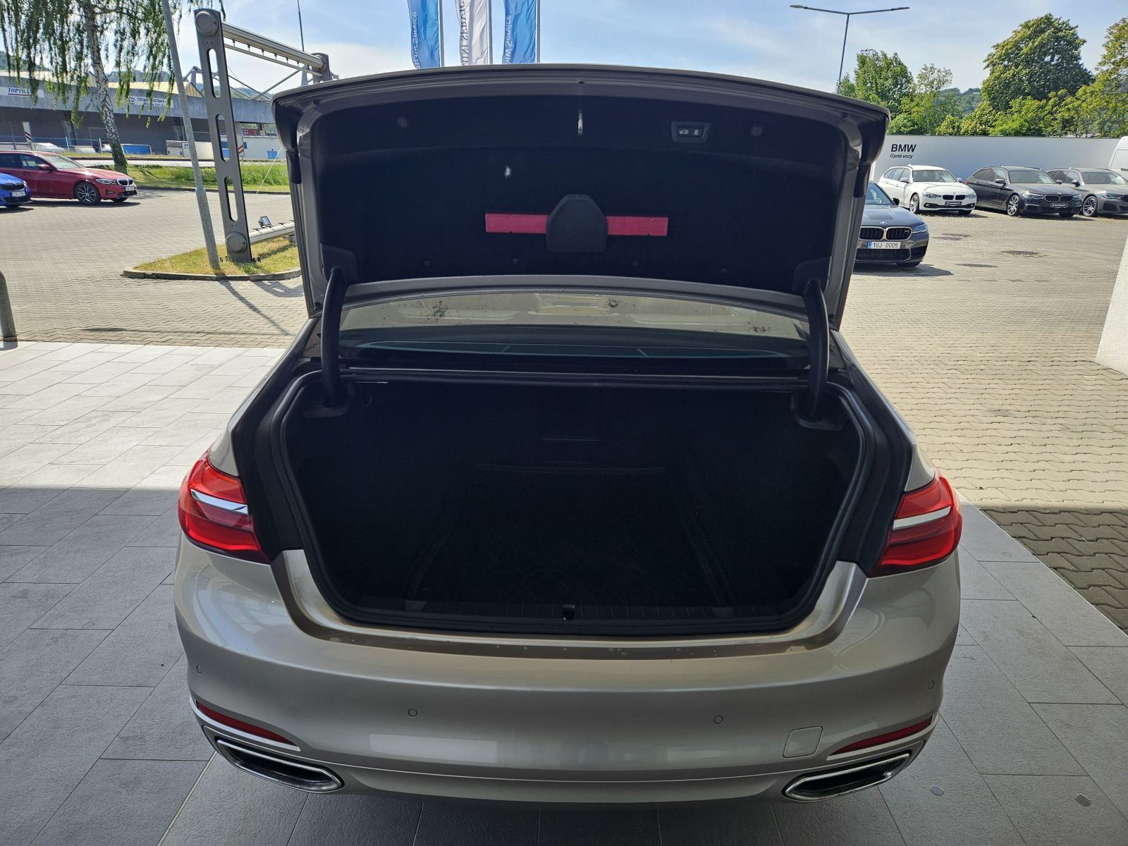 BMW Řada 7, 740Ld xDrive - fotka 6