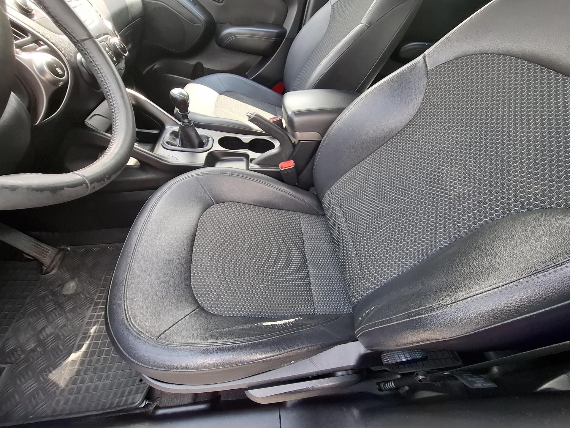 Hyundai ix35, 1,6 GDi 1.maj ČR - fotka 6