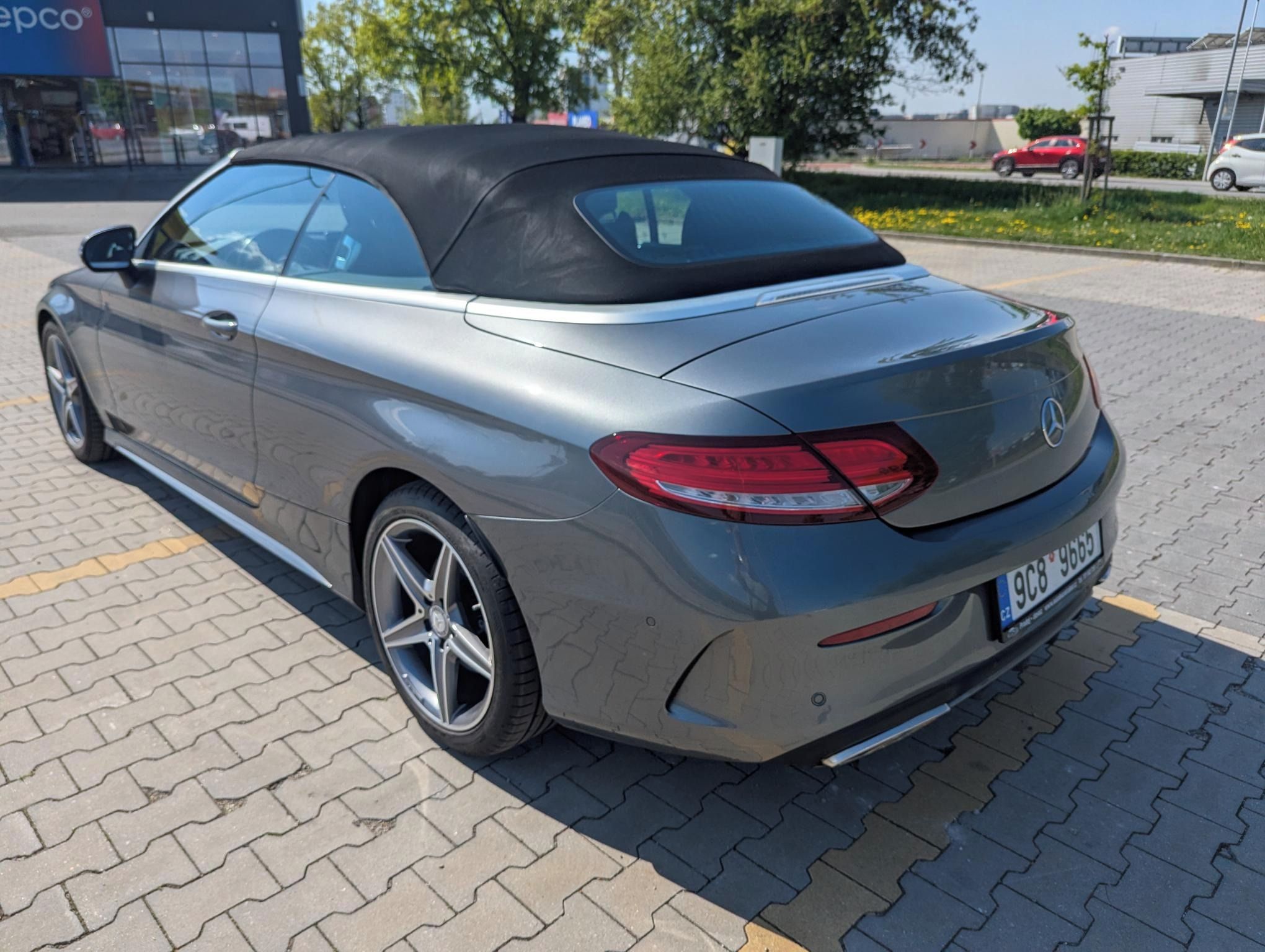 Mercedes-Benz Třídy C, AMG Line - fotka 5
