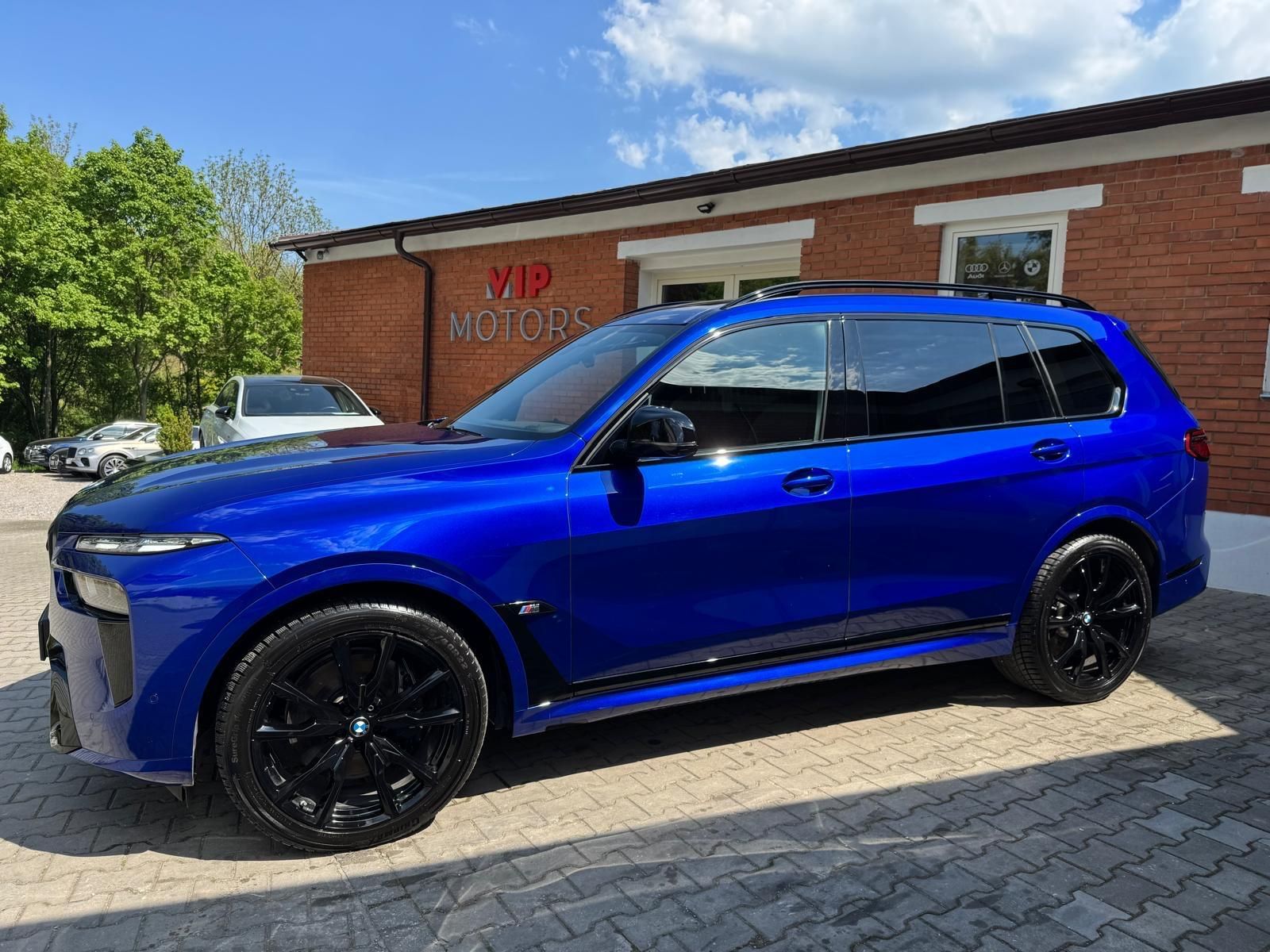 BMW X7, M60i-INDIVID-SKY-MAX VÝBAVA - fotka 2