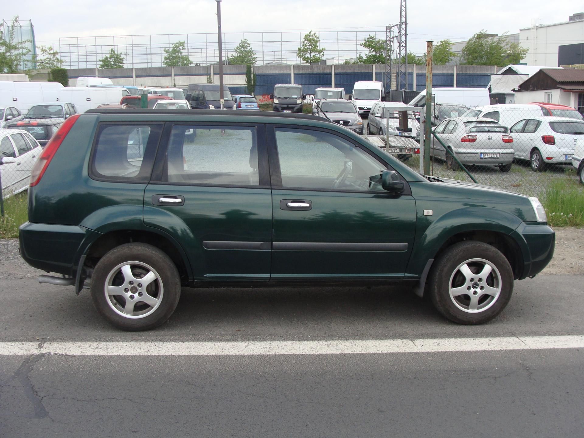 Nissan X-Trail, 2.2 DCi, 100 kW, 192 tkm, 4x2 - fotka 6