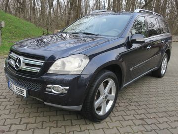320 CDI, 7 MÍST, VÝBAVA