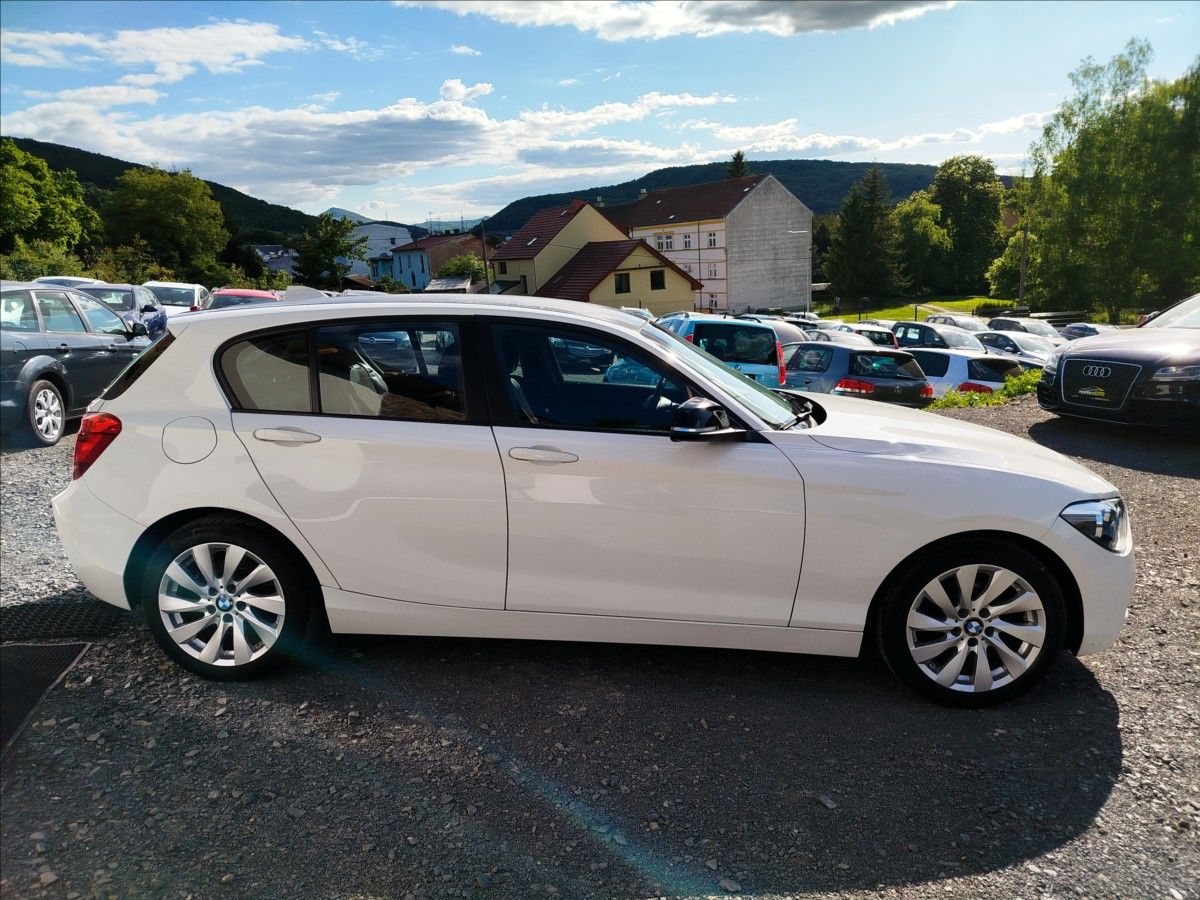 BMW Řada 1, 2,0 D, NAVIGACE, Alu - fotka 6
