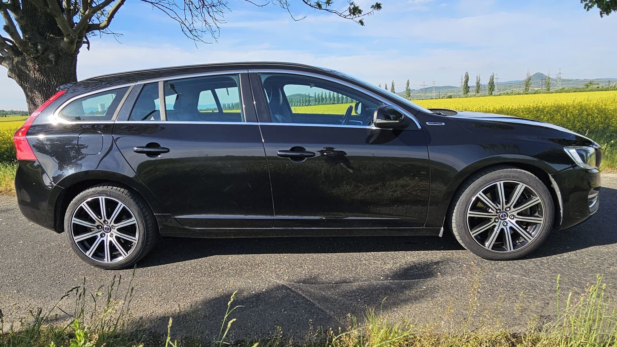 Volvo V60, 2.4 D6 AWD 162 kW HYBRID - fotka 2