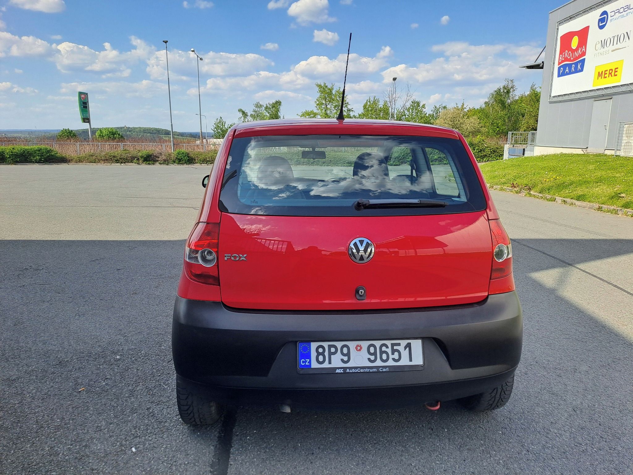 Volkswagen Fox, 1.2i 40KW 2MAJ SPOLEHLIVÉ AUTO - fotka 6