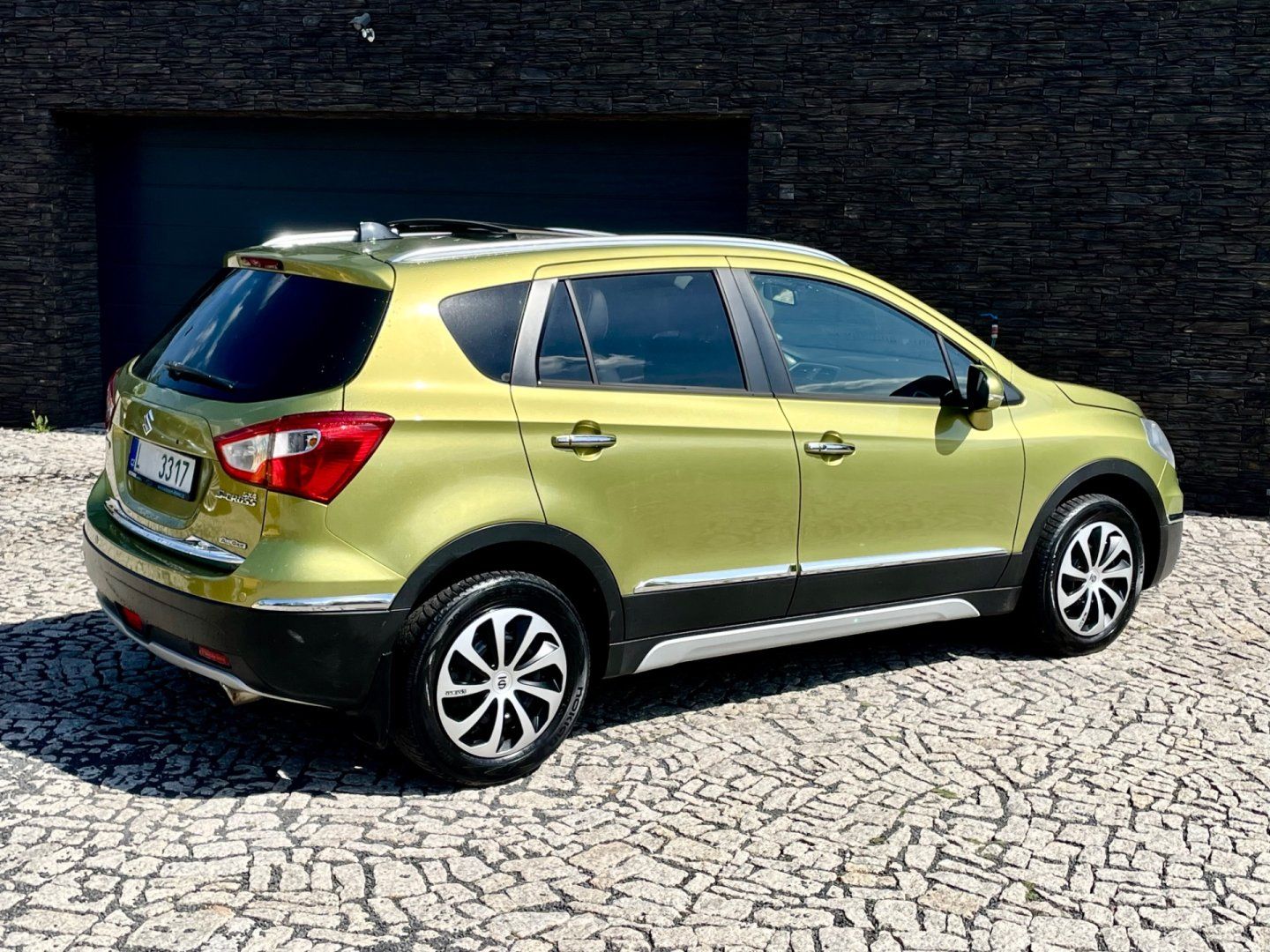Suzuki SX4 S-Cross, 1.6 DDiS 4x4 Top výbava - fotka 4