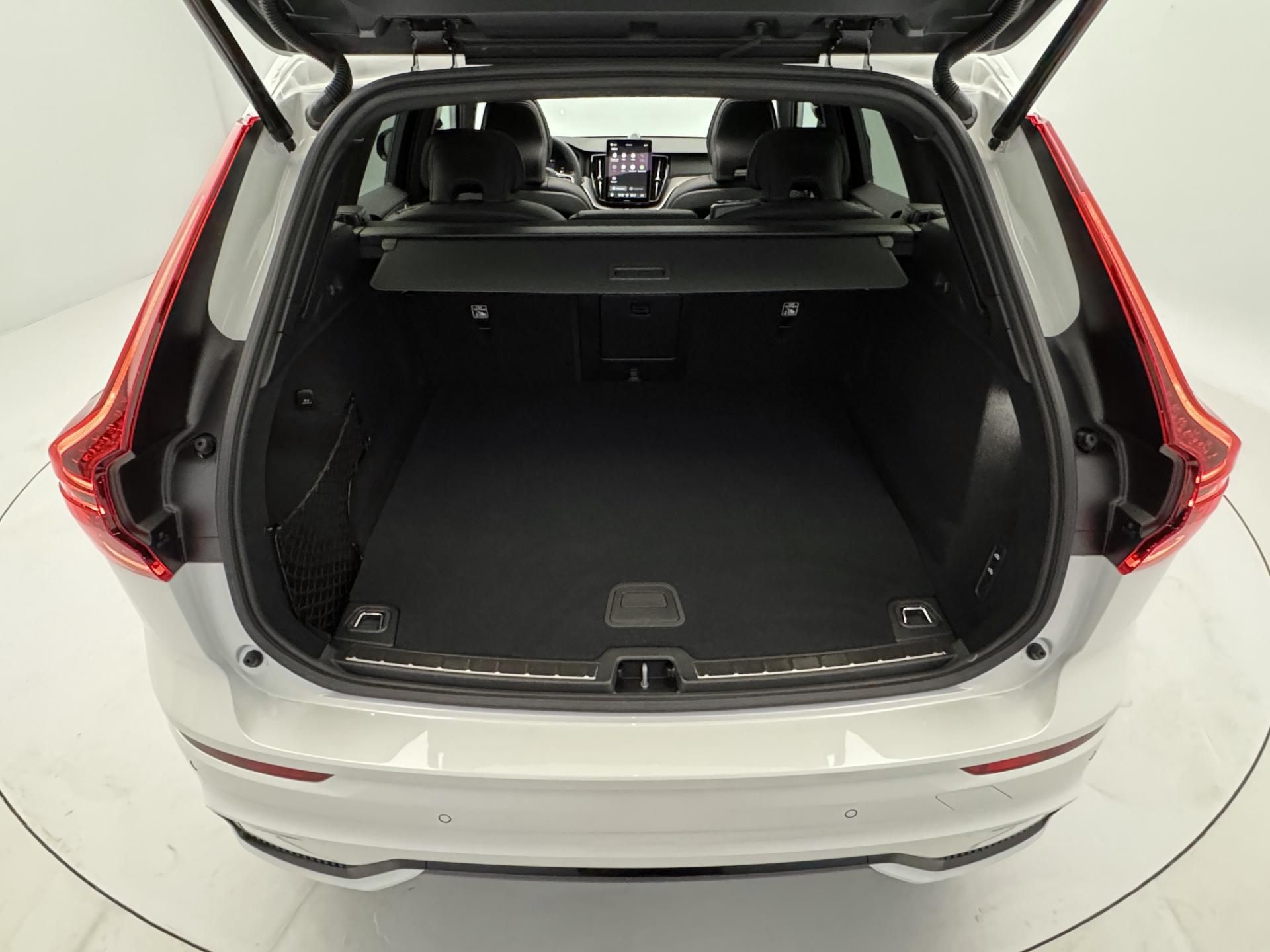 Volvo XC60, T8 AWD AUT ULTRA BLACK EDITON - fotka 5
