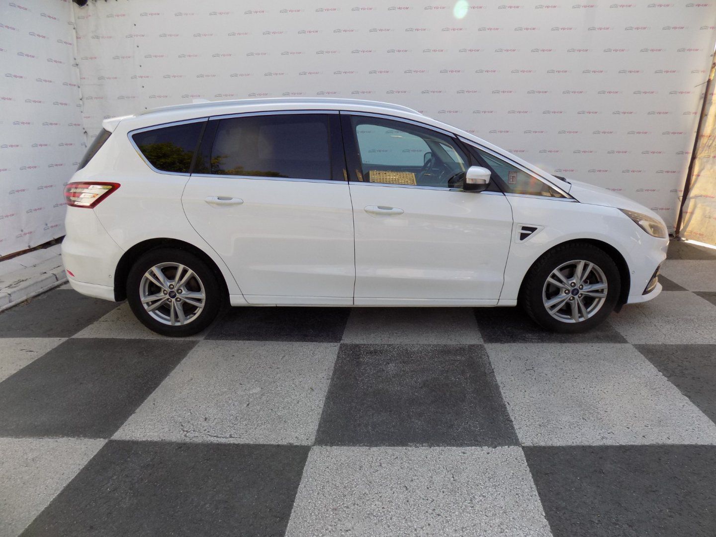 Ford S-MAX, 2.0TDCi/Titanium/AT/LED/ - fotka 6