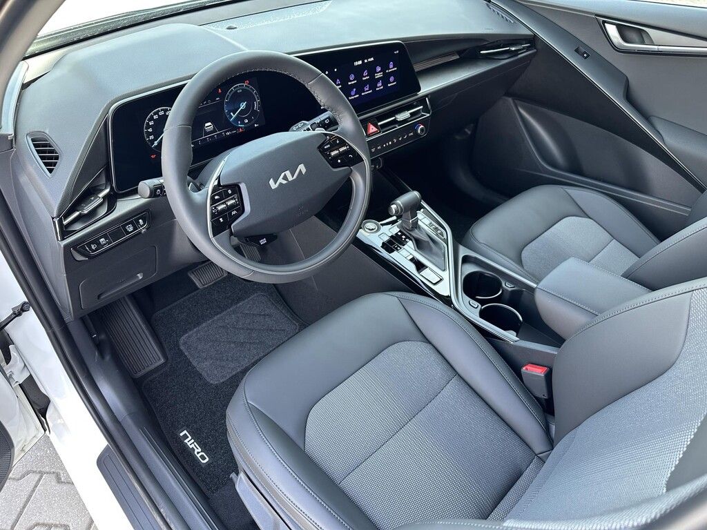 Kia Niro, 1,6 GDi HEV 6DCT 95 kW STYLE - fotka 4
