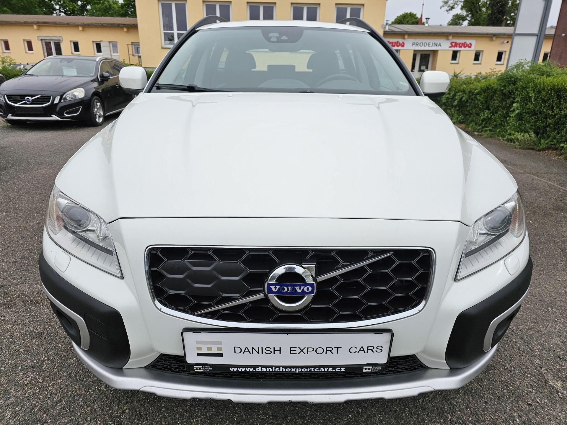 Volvo XC70, D4 2.0 133kW SUMMUM,TEMPOMAT - fotka 2
