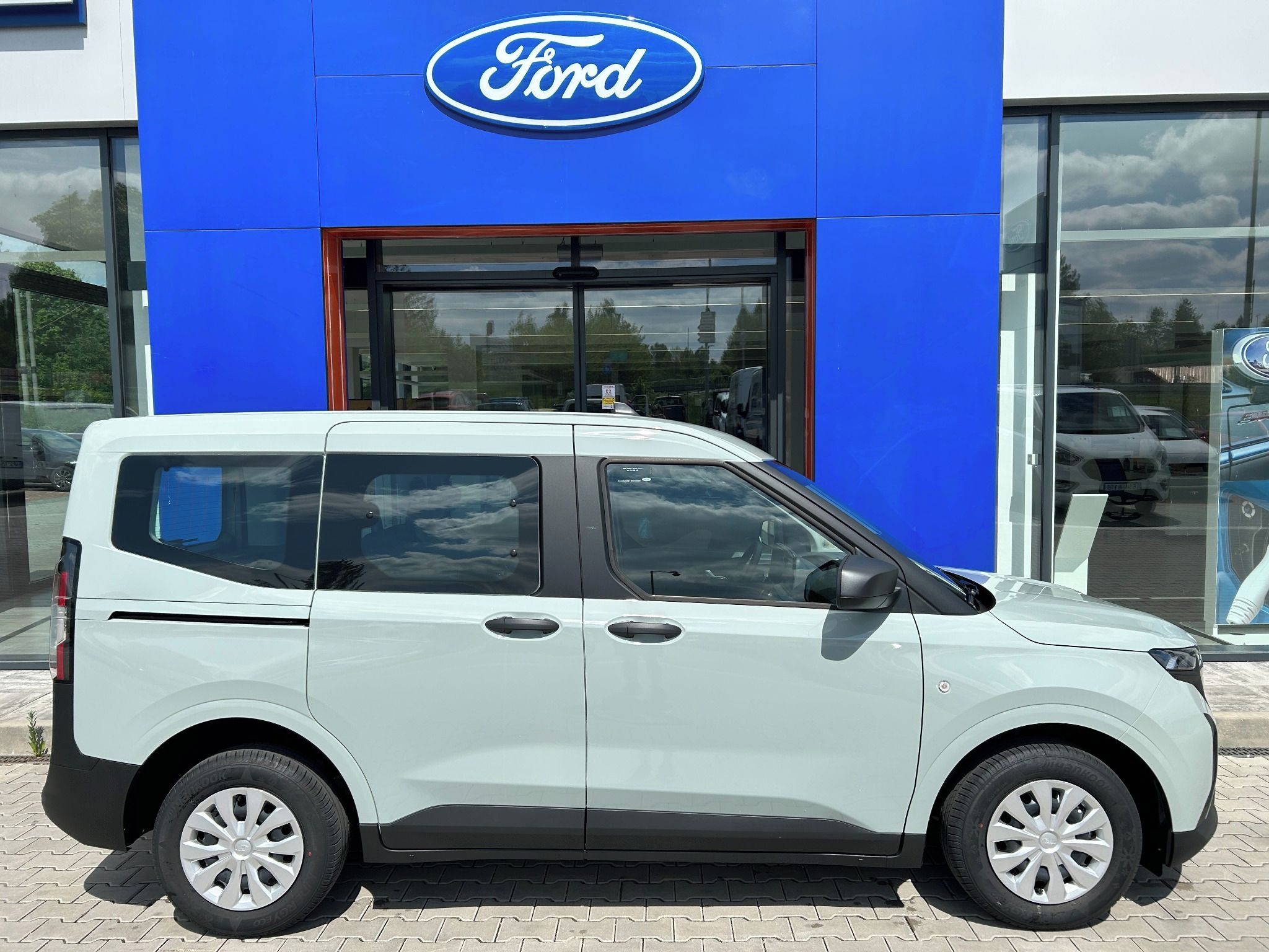 Ford Tourneo Courier, 1.0 EcoBoost 92 kW Trend man - fotka 3