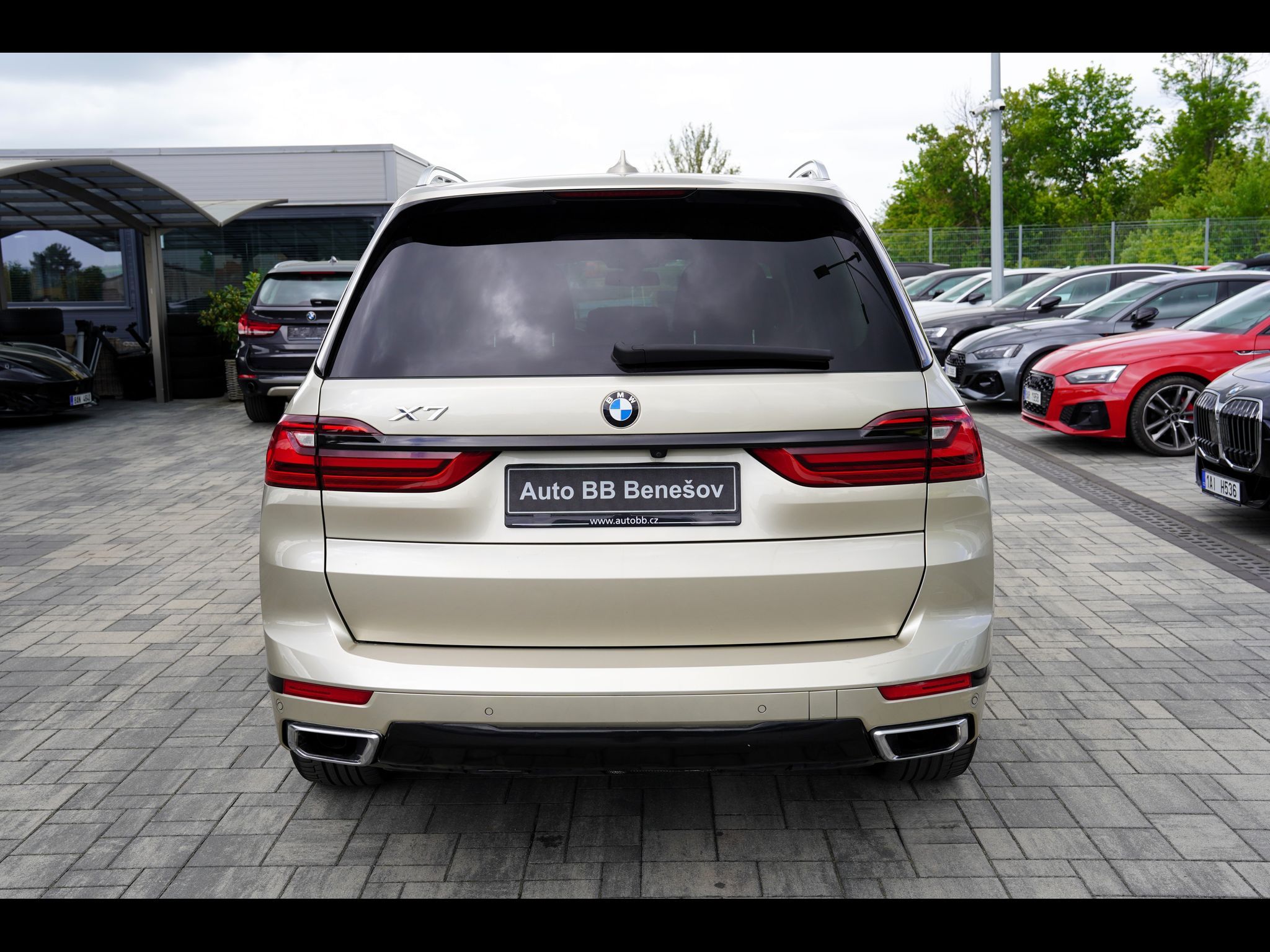 BMW X7, 40i xDrive Pure Excellence/B&W - fotka 5
