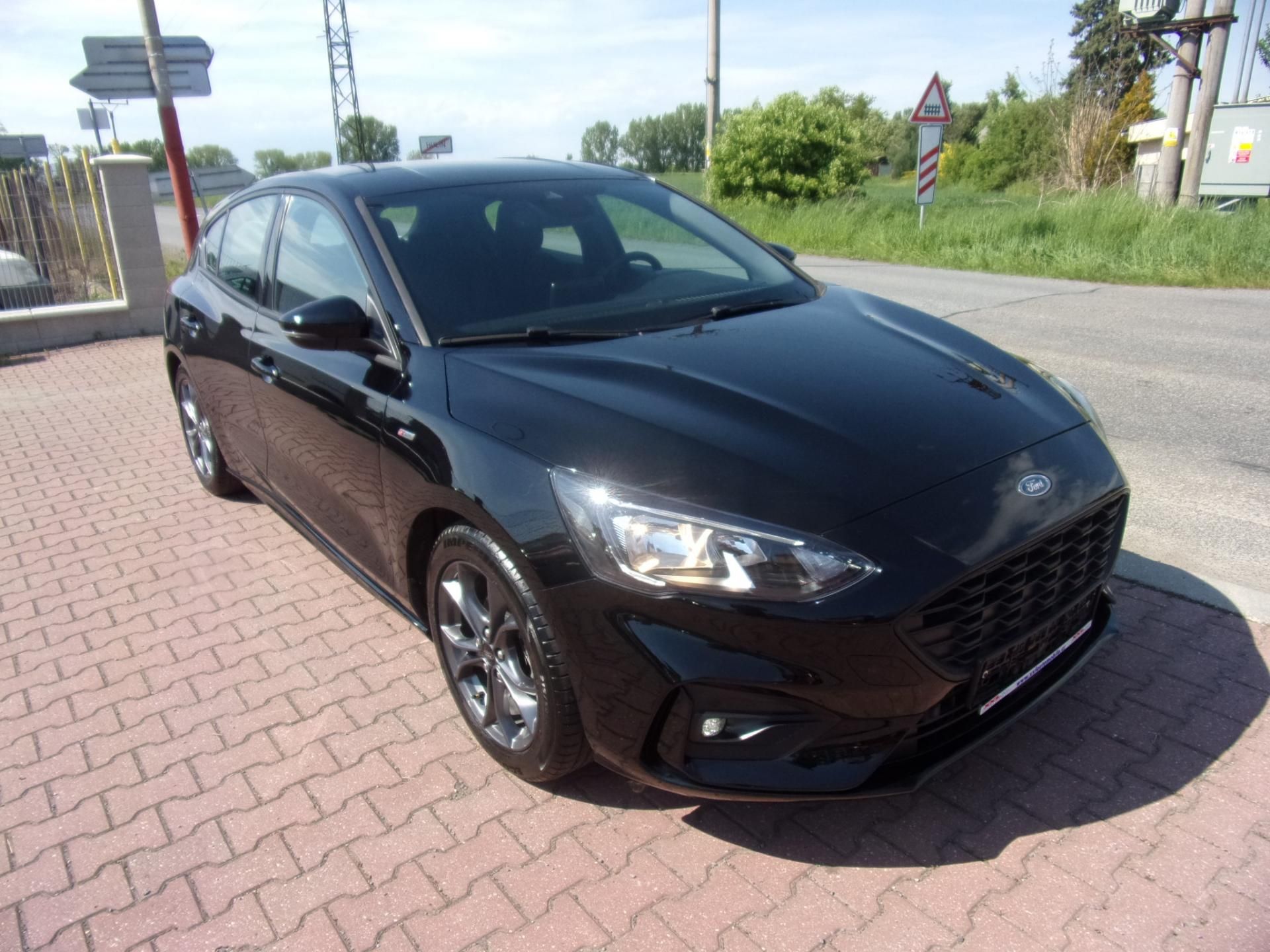 Ford Focus, 1,0 EcoBoost ST-Line 1.maj. - fotka 4