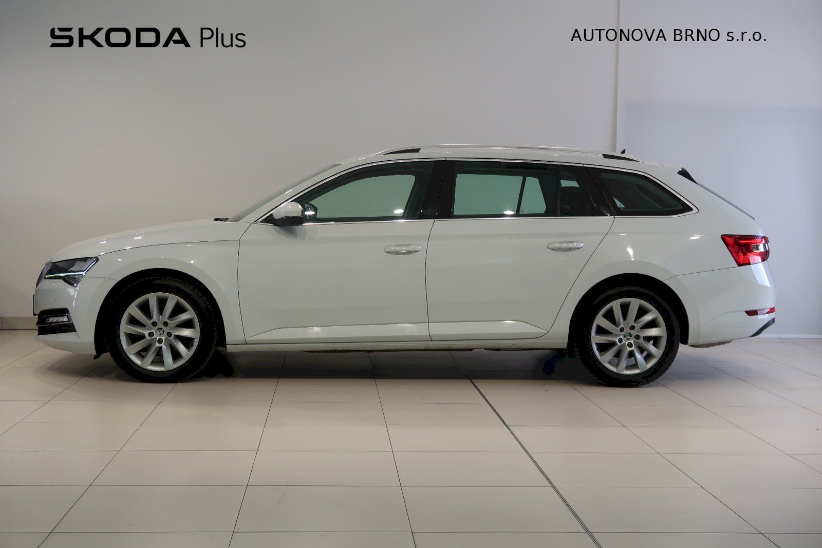 Škoda Superb, Combi 2.0 TDi 147kW DSG 4x4 ST - fotka 3