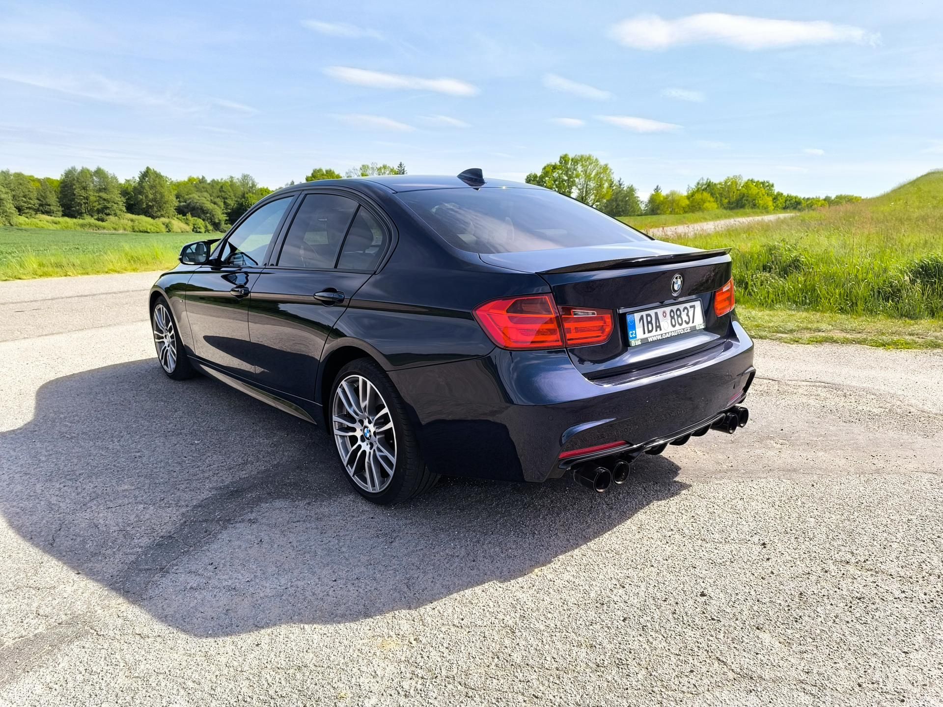 BMW Řada 3, 335i XDRIVE NOVE CR - fotka 5