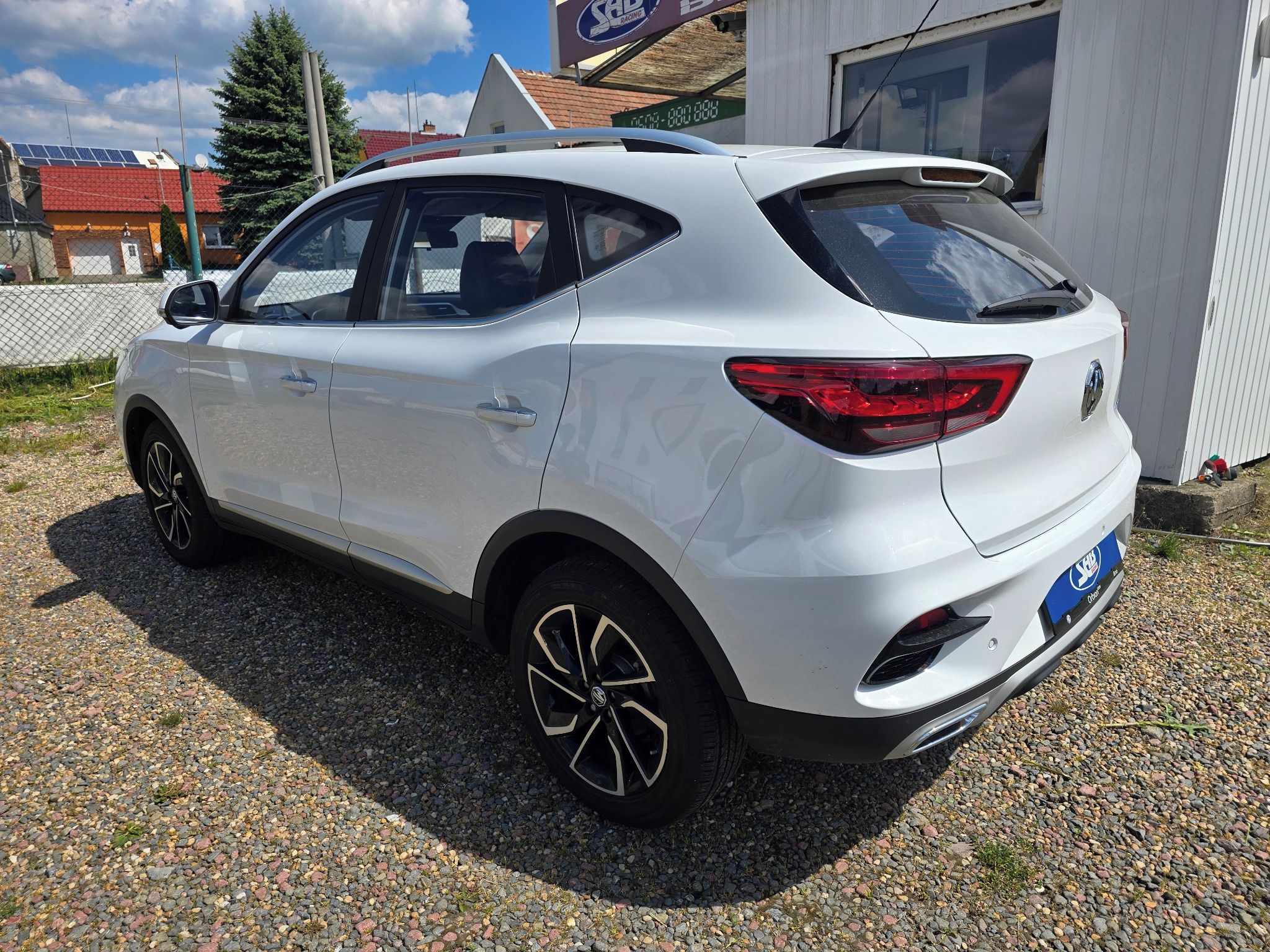 MG ZS, 1,5dvvt  EXCLUSIVE manuál kůže - fotka 3