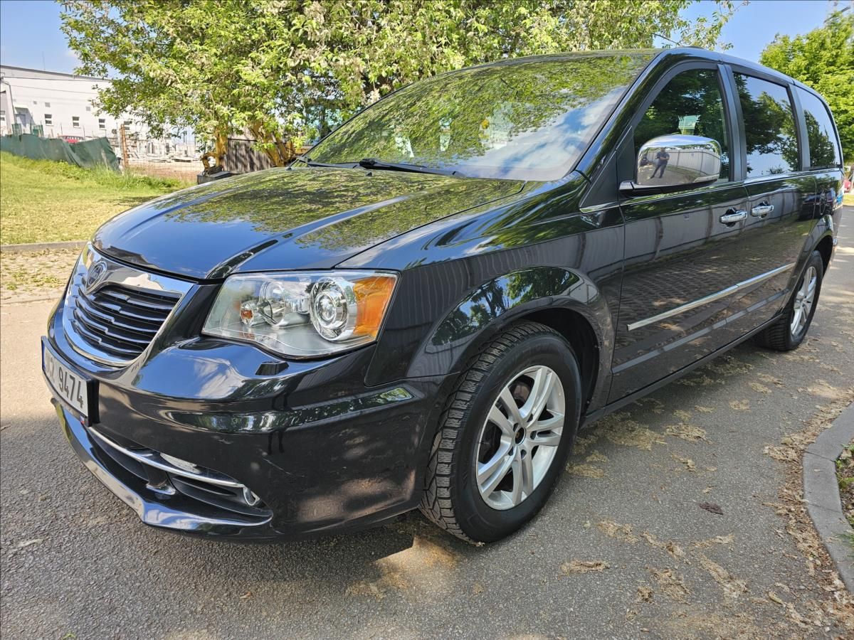 Lancia Voyager, 2,8 2.8CRD 130KW 7.MÍST NAVI K