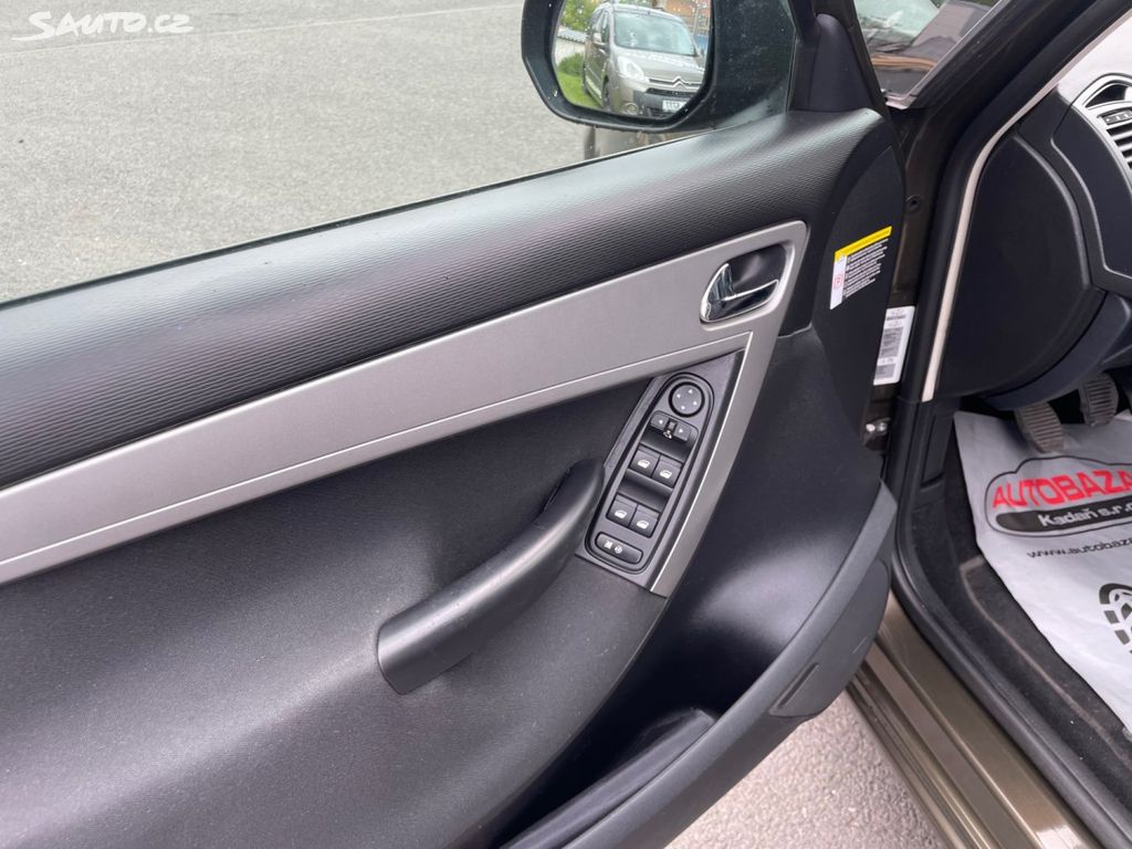 Citroën C4 Picasso, 1,6 88 kW, 7MÍST, SERVISKA