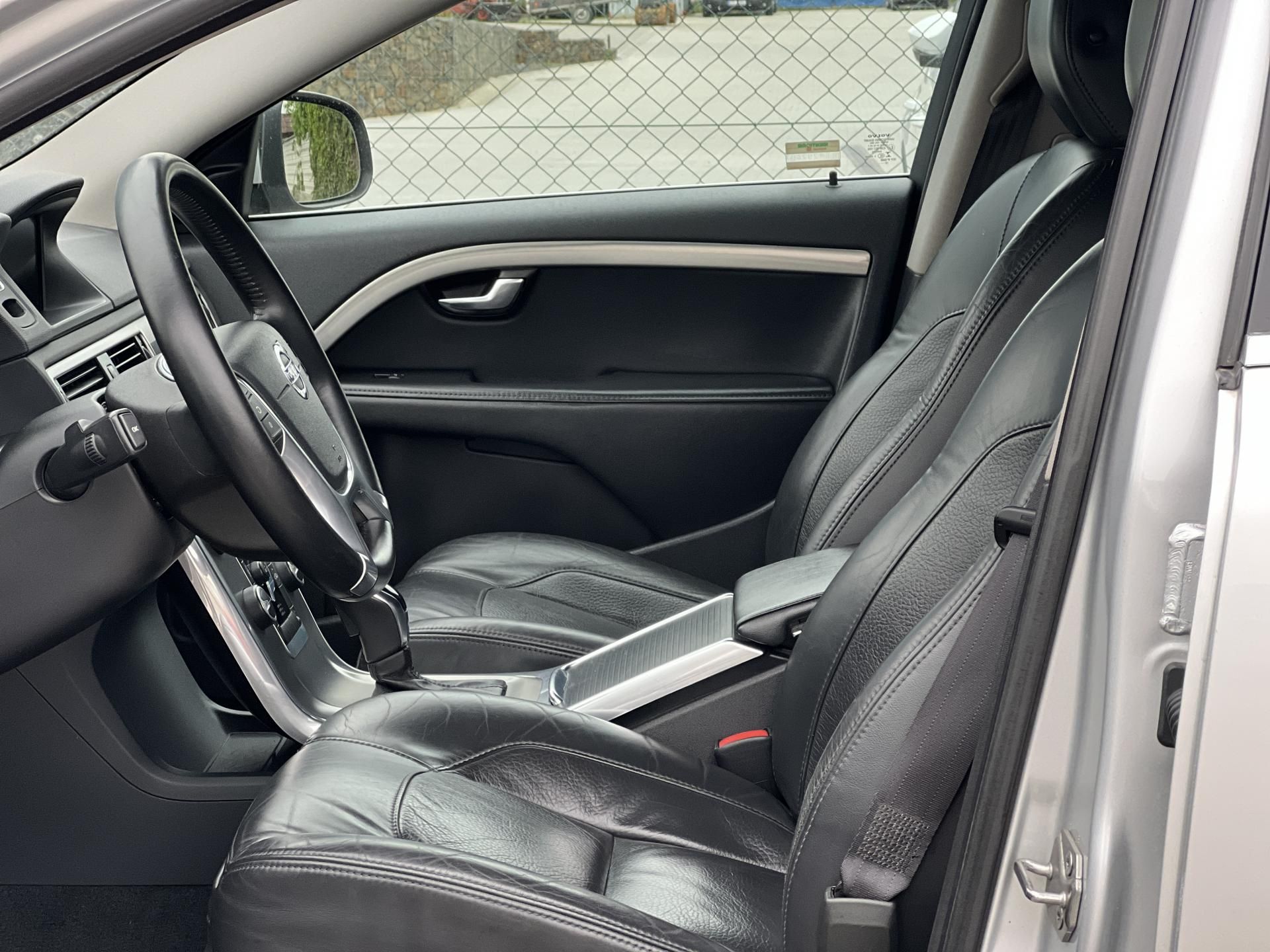 Volvo V70, 2.0D D4 AUTOMAT KŮŽE KLIMA - fotka 6