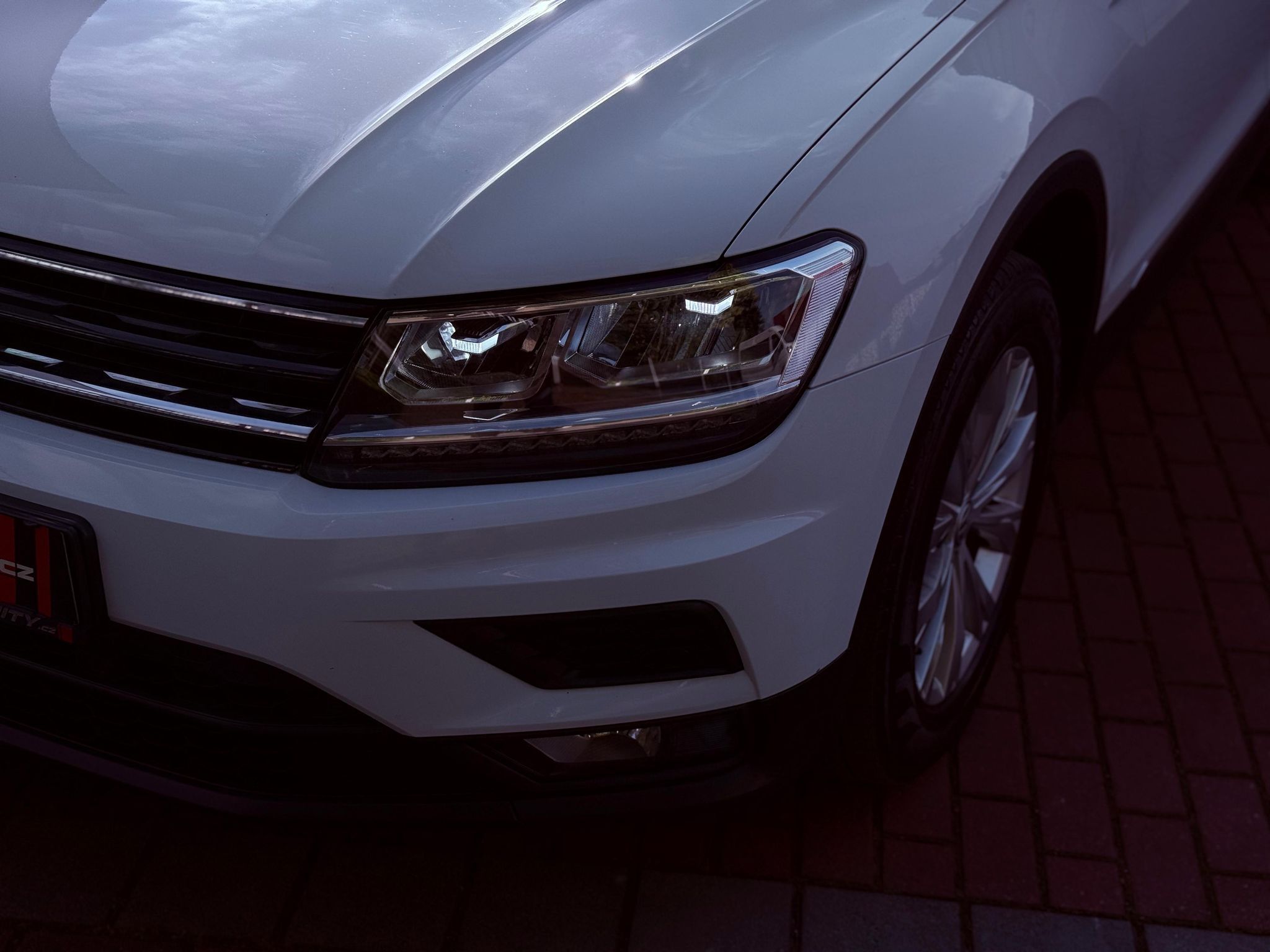 Volkswagen Tiguan, 2.0 TDi DSG 4M, ČR, Serviska - fotka 3