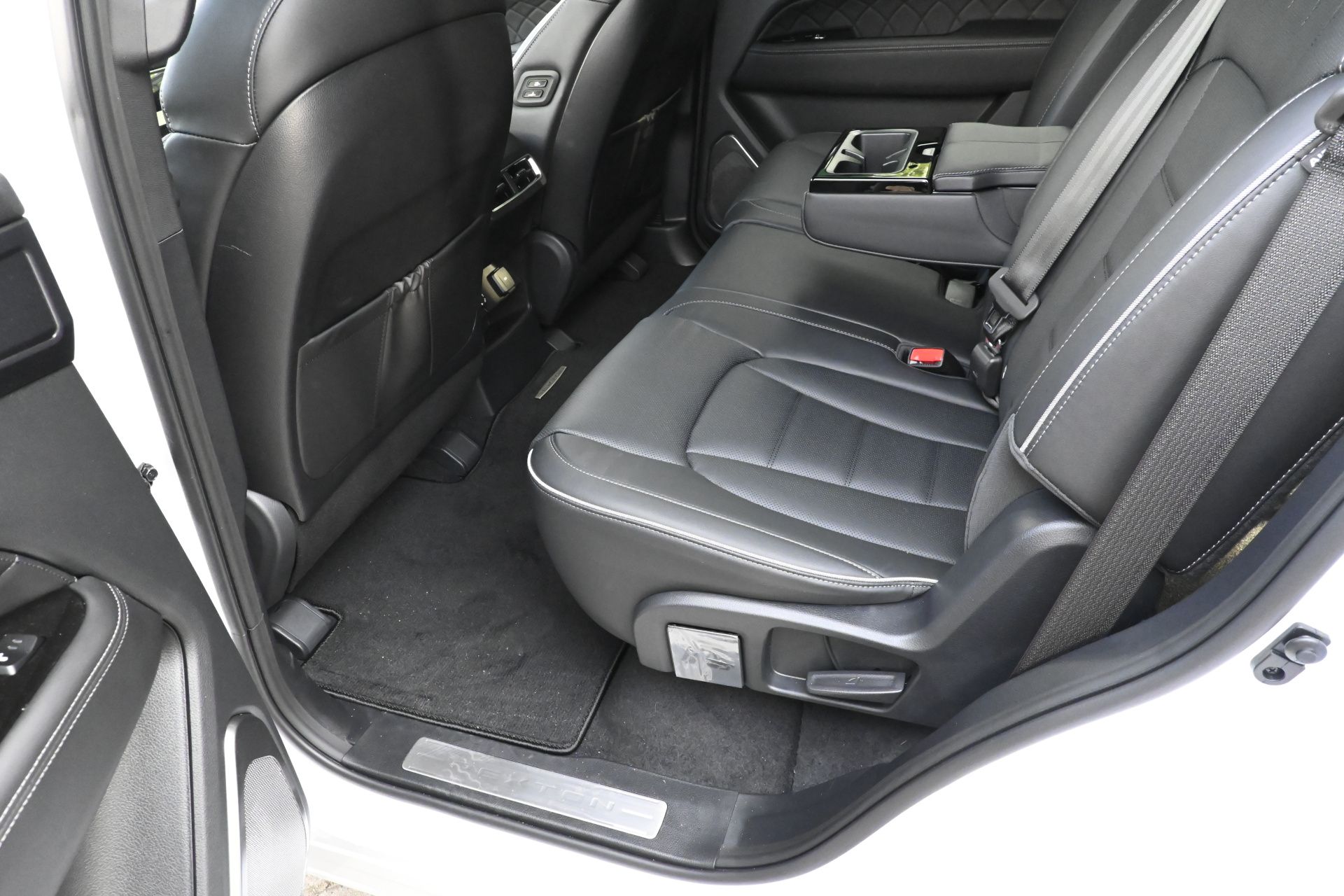SsangYong Rexton, A/T 4X4 Style+ IHNED K ODBĚRU - fotka 4