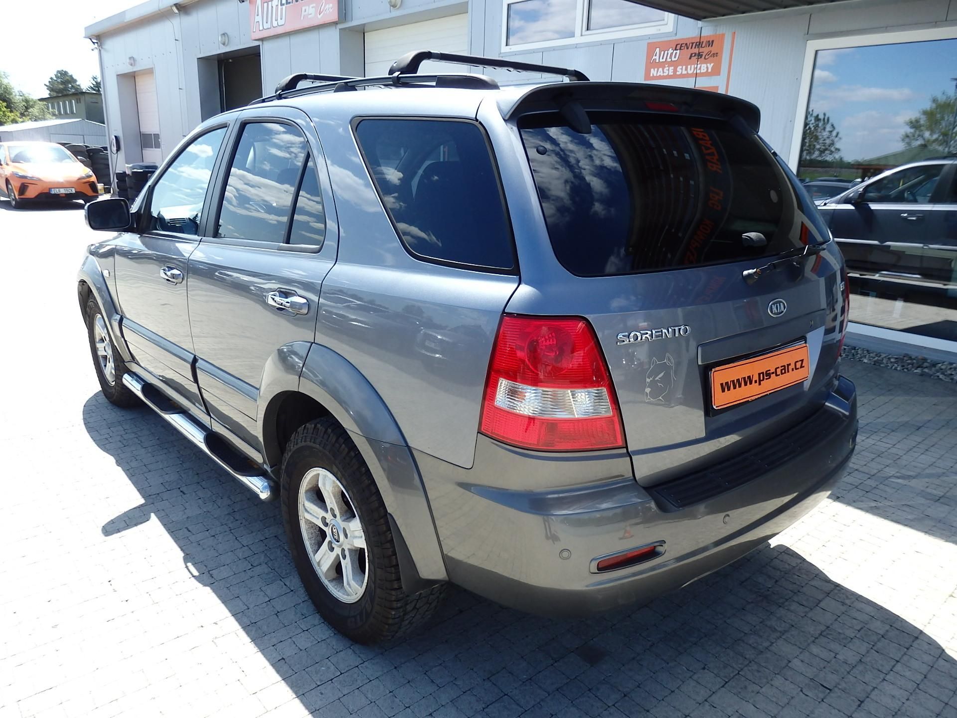 Kia Sorento, 2.5 CRDi 4x4 KLIMATIZACE, ABS - fotka 5