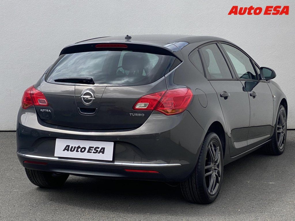 Opel Astra, 1.4 T,Active - fotka 4