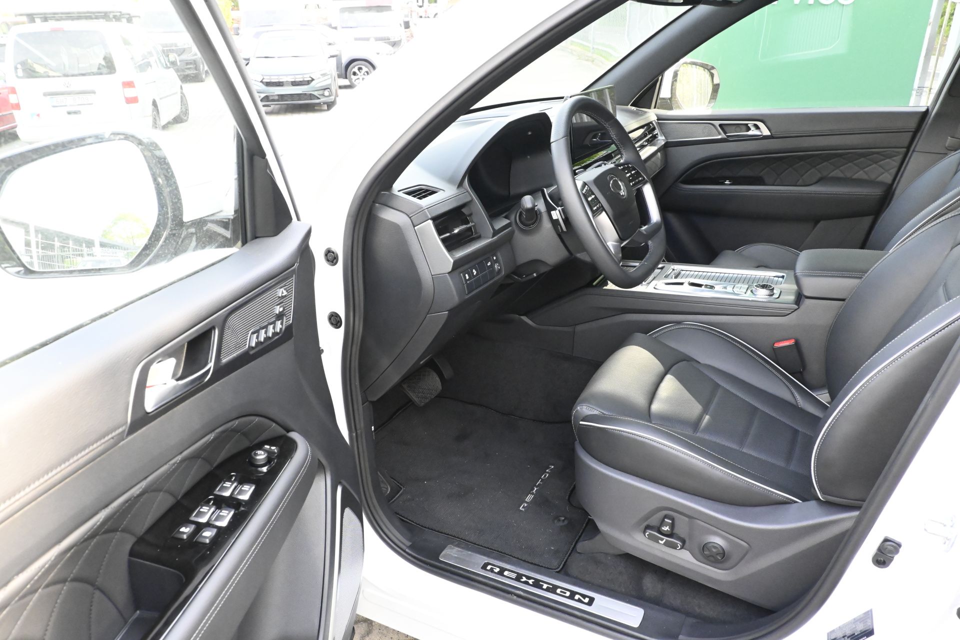 SsangYong Rexton, A/T 4X4 Style+ IHNED K ODBĚRU - fotka 3