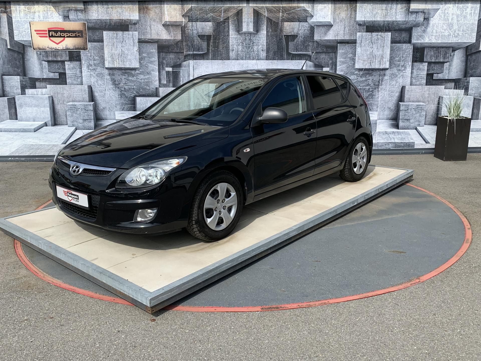 Hyundai i30, 1.4i, 80KW - fotka 4