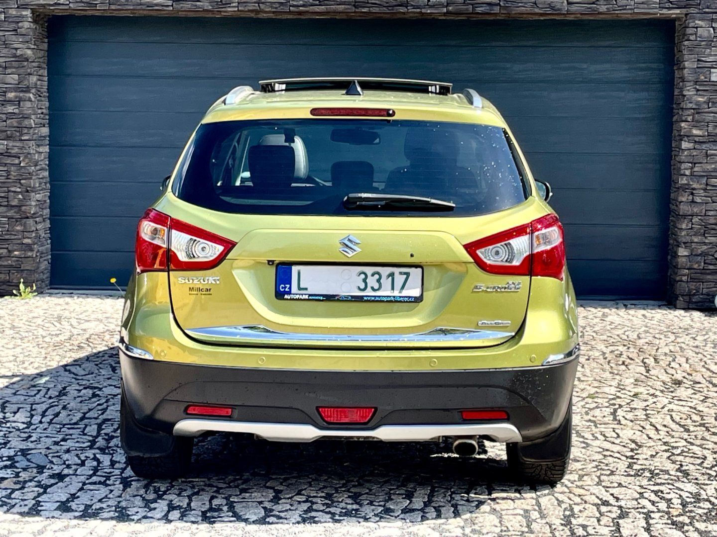 Suzuki SX4 S-Cross, 1.6 DDiS 4x4 Top výbava - fotka 5